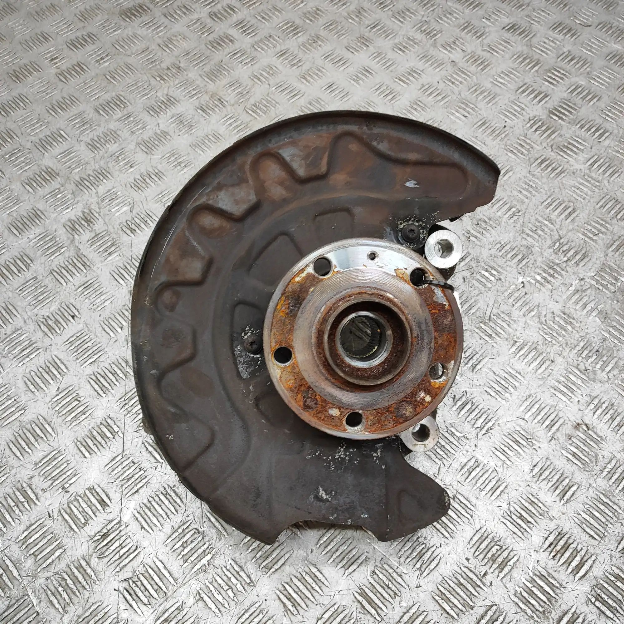 Audi TT (8S) Front Right Wheel Hub Front Right Wheel Hub — AUDI TT (FV3) (2014-......
