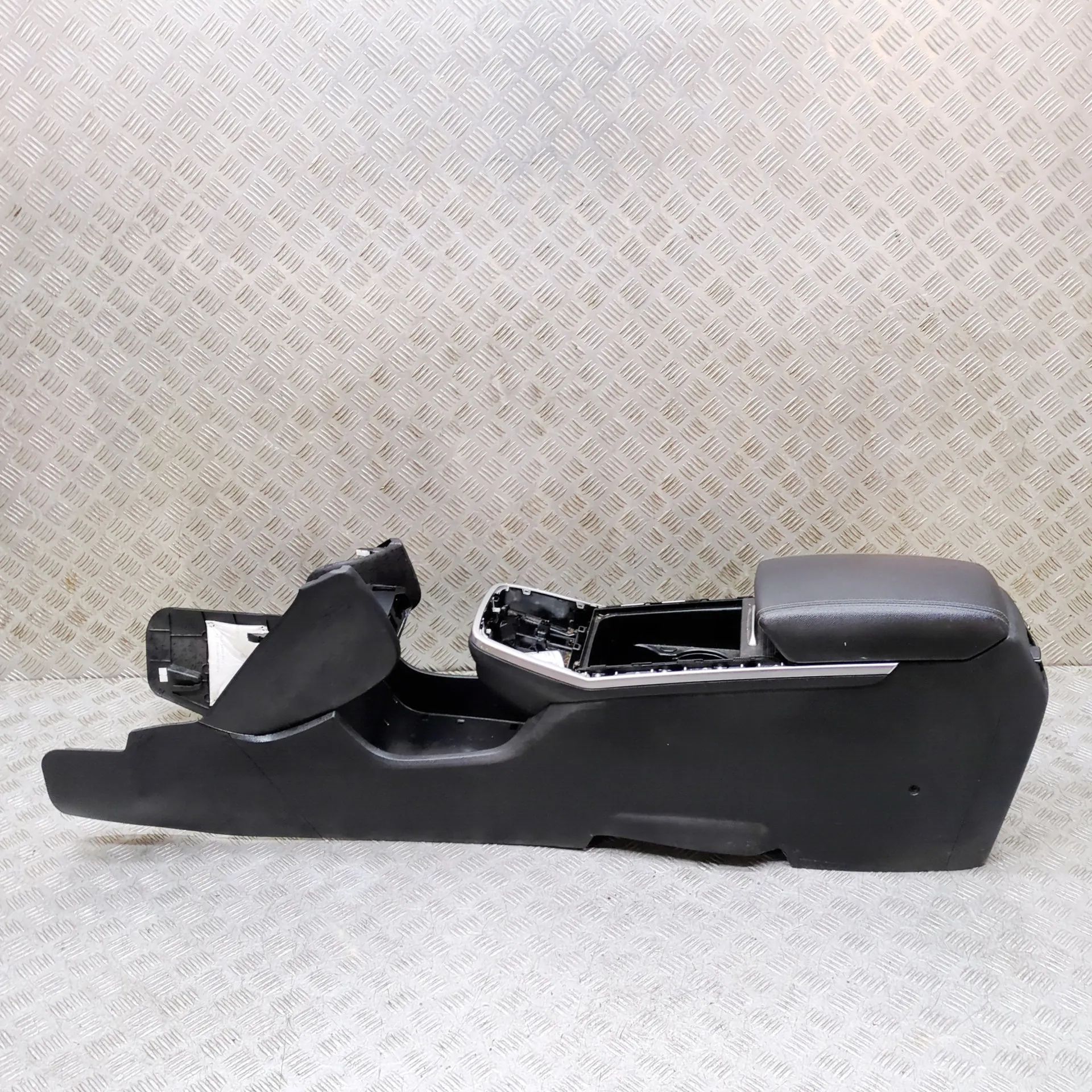 Kia Niro center console center Console — KIA NIRO (2016-...) — 84610-Q4...