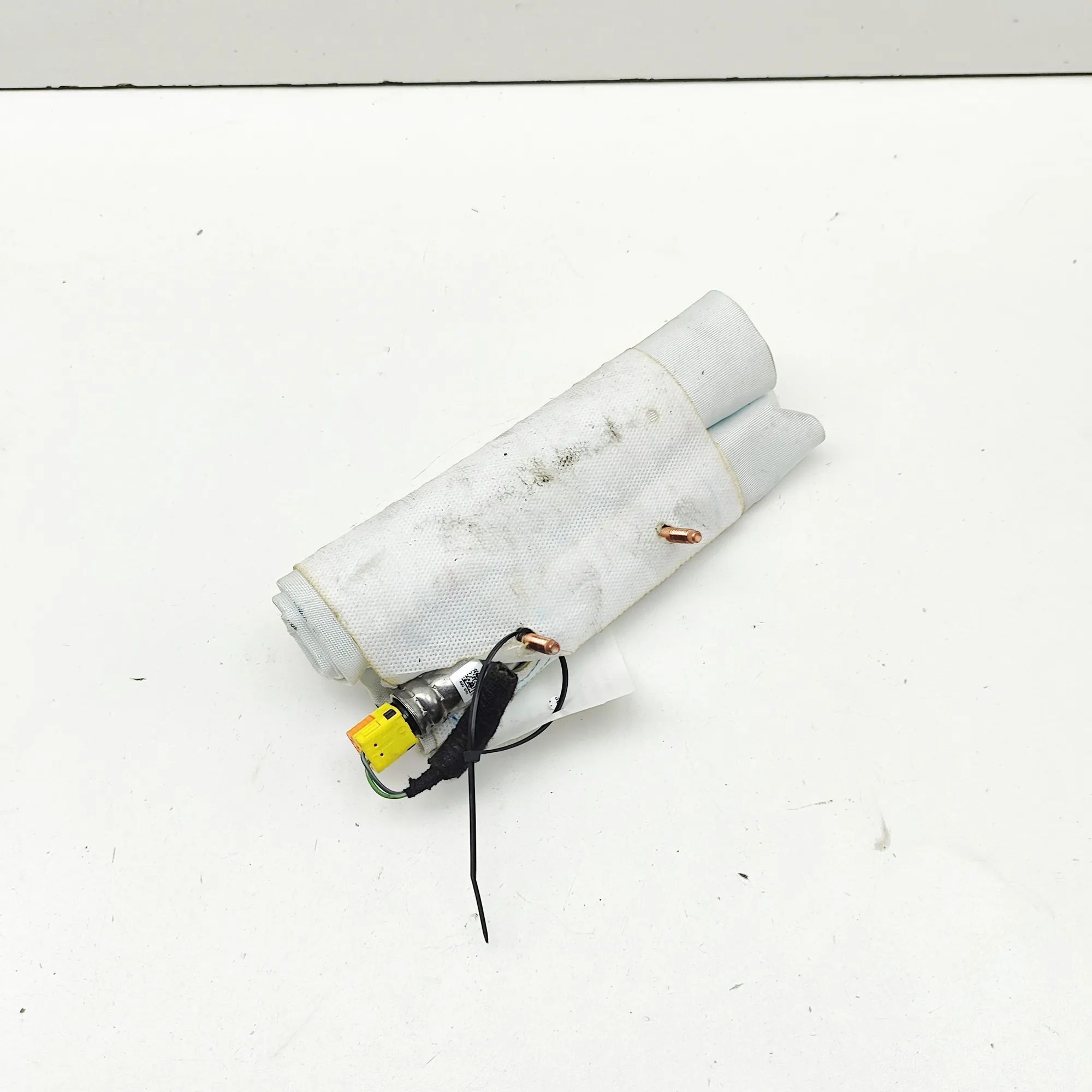 Jeep Cherokee (KL) Seat airbag (SRS) — front left Seat airbag (SRS) — front left — JEEP CHEROKEE ...