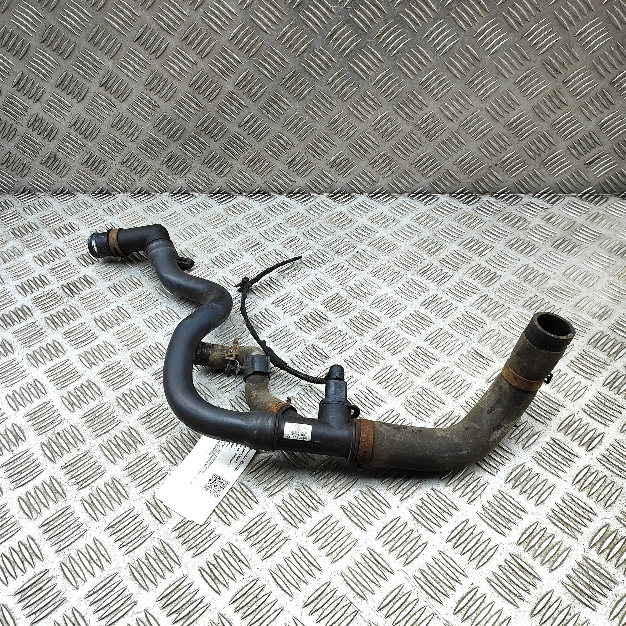 Volkswagen Crafter Coolant hose Coolant hose — VW CRAFTER (Van SY_) (2016-...) ...