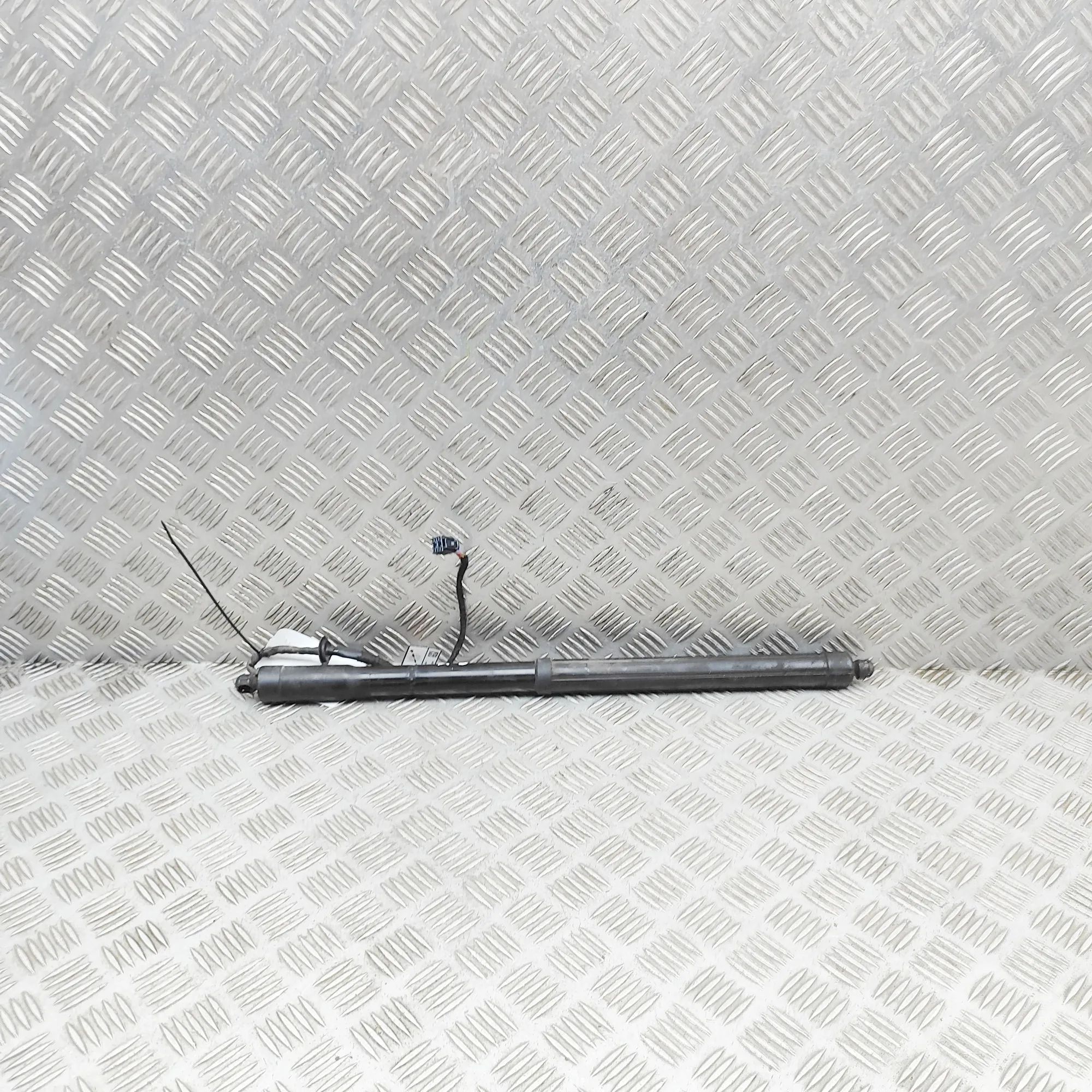 Hyundai Santa Fe Left Side Tailgate Gas Strut Left Side Tailgate Gas Strut — HYUNDAI SANTA (F...