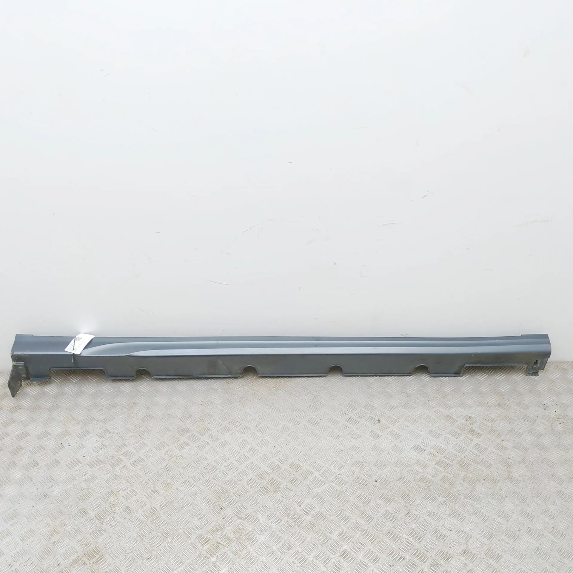 Hyundai Kona Left Side Plastic Sideskirt Cover Left Side Plastic Sideskirt Cover — HYUNDAI KON...