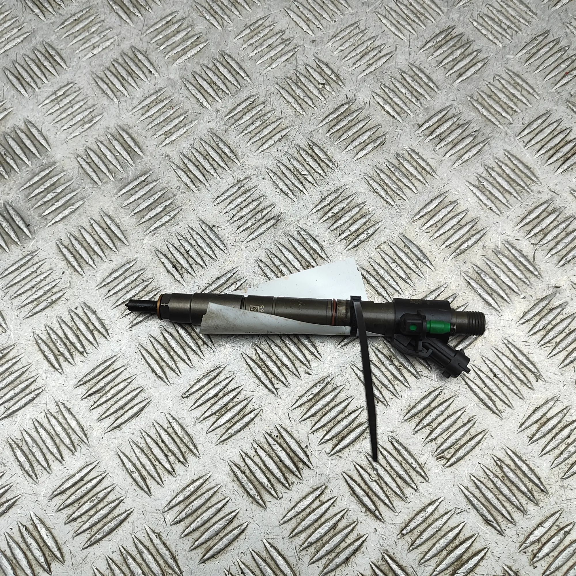 Land Rover Range Rover (L405) Fuel Injector Fuel injector — LAND ROVER RANGE ROVER (IV L405...