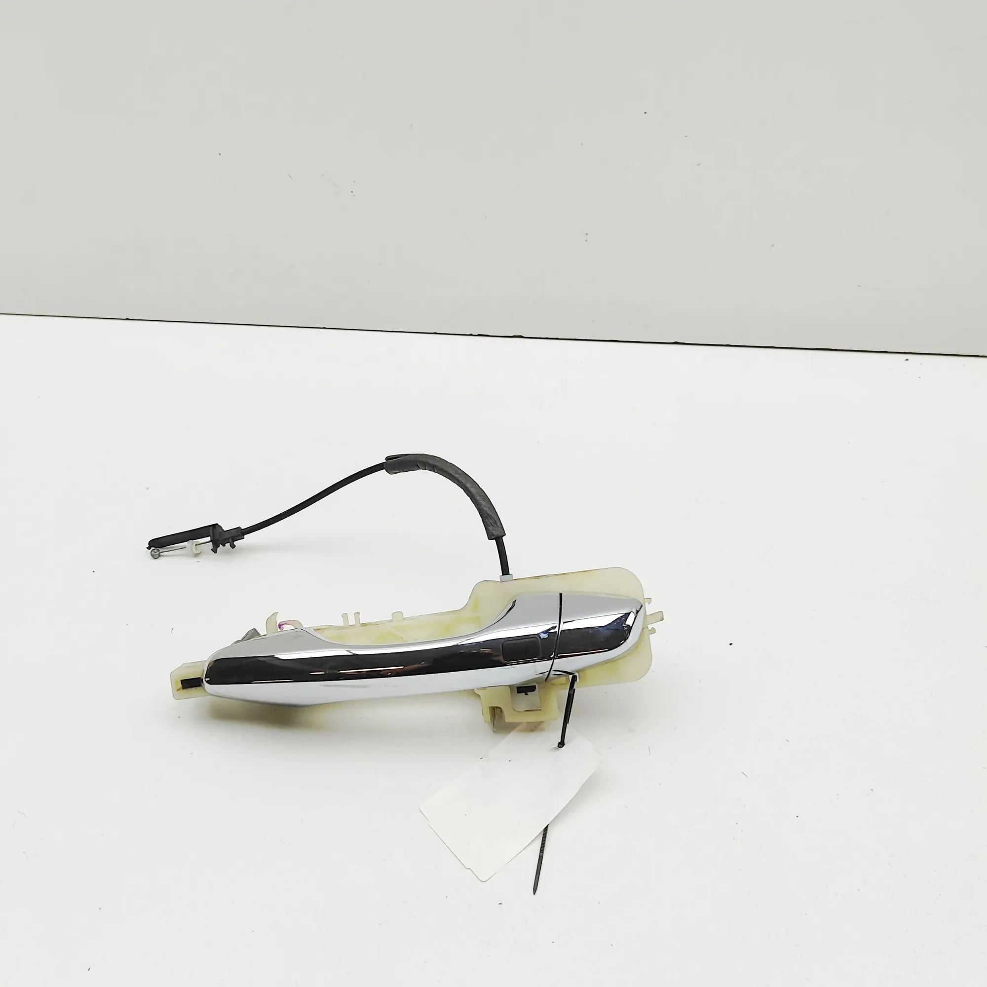 Hyundai Santa Fe Exterior door handle — front left Exterior door handle — front left — HYUNDAI SAN...