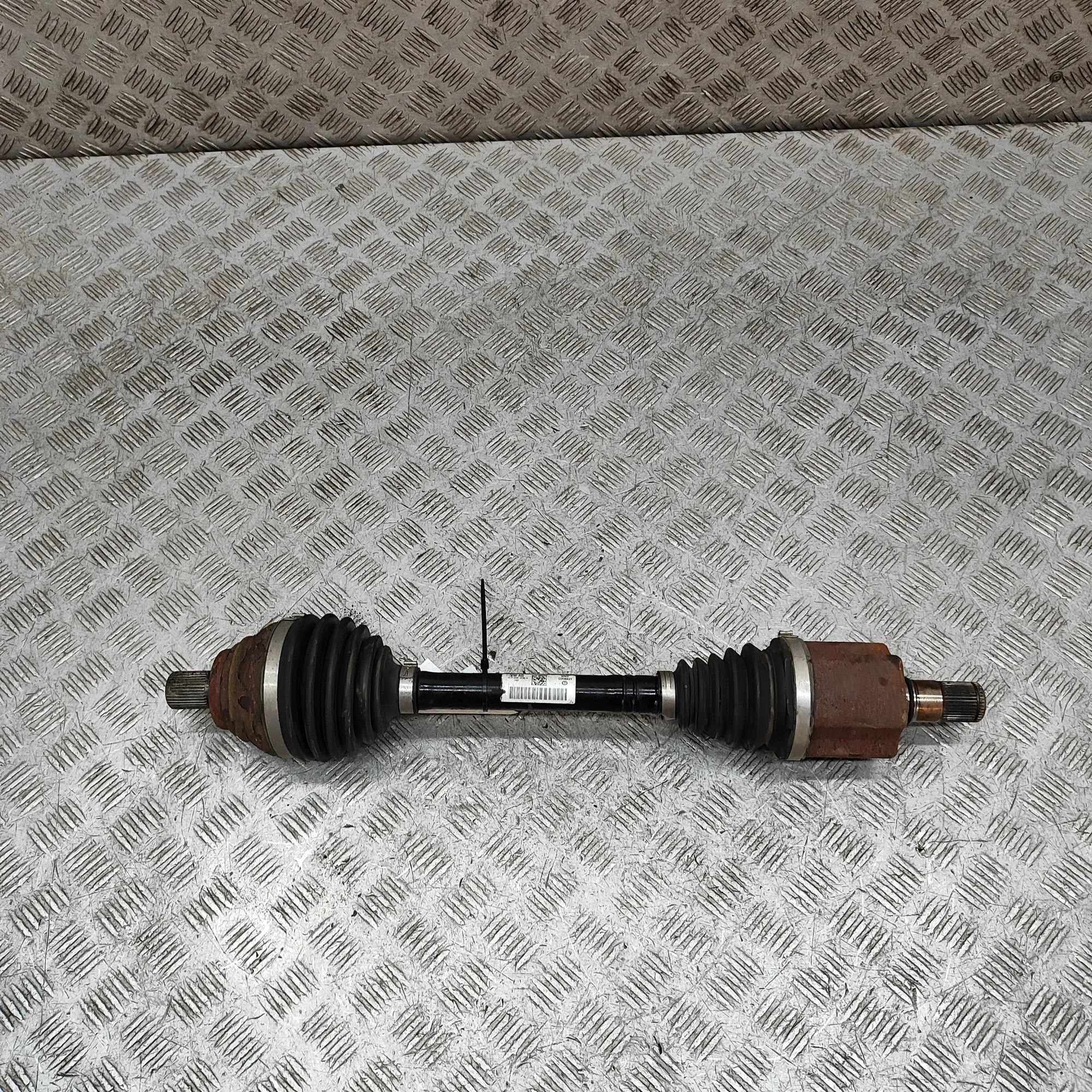 Skoda Octavia Front Left Driveshaft Front Left Driveshaft — SKODA OCTAVIA (IV Combi...