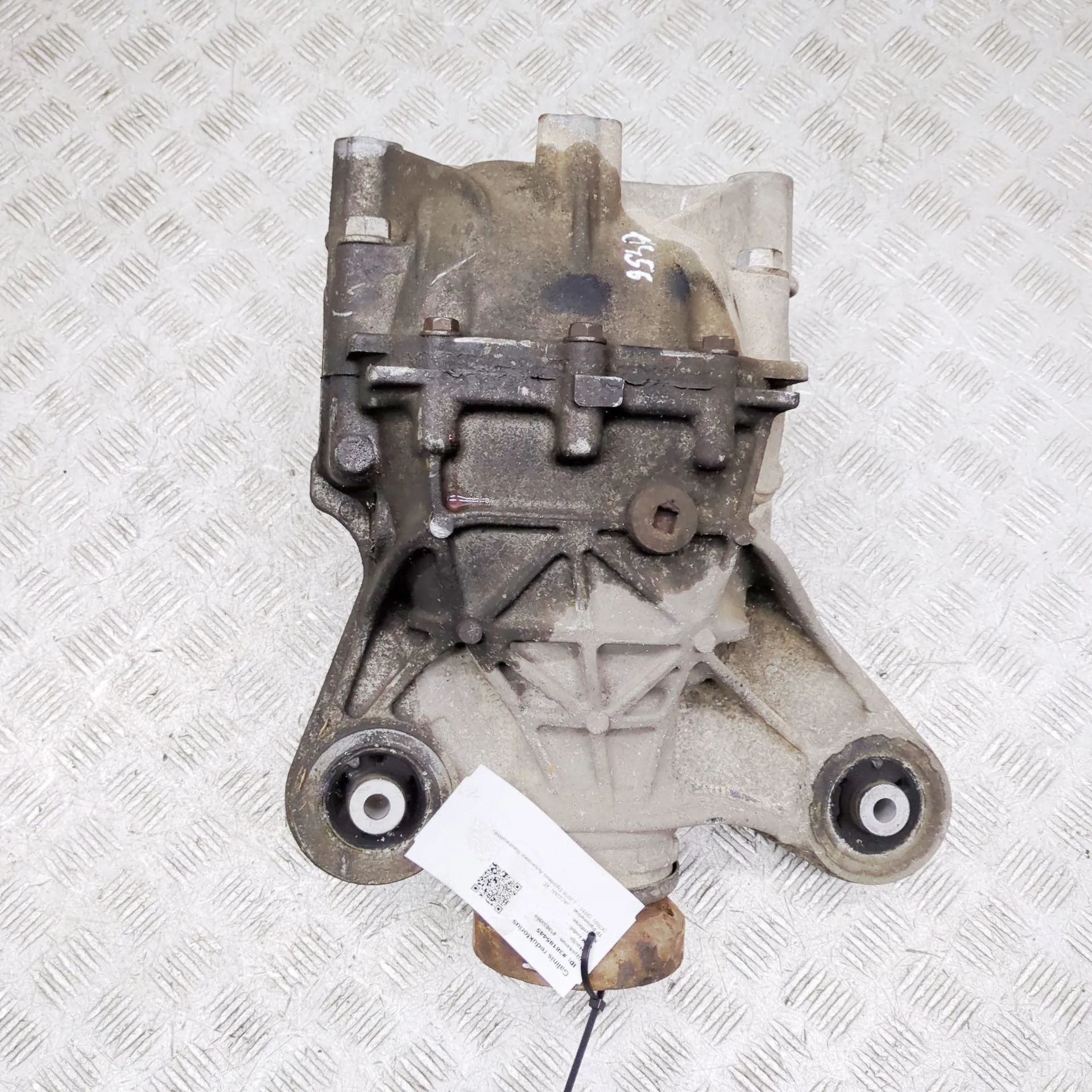 Jaguar XE takatasauspyörästö Rear differential — JAGUAR XE (X760) (2015-...)...