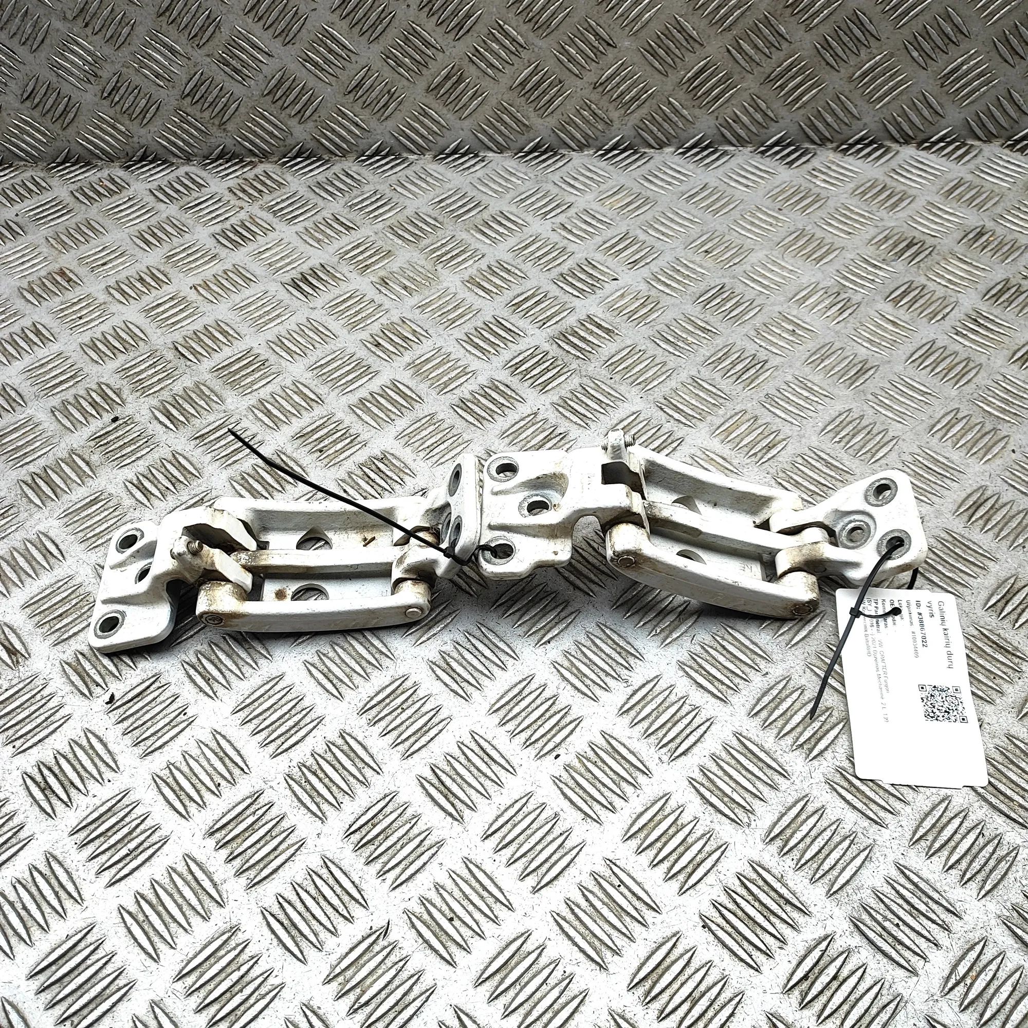 Volkswagen Crafter Door hinge set — rear left Door hinge set — rear left — VW CRAFTER (Van SY...