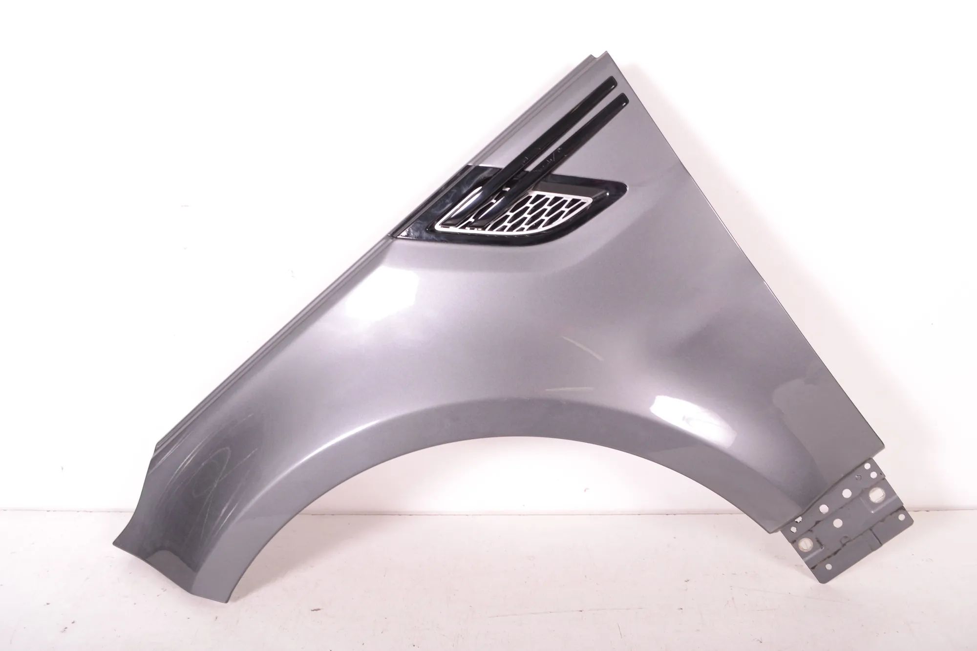 Land Rover Range Rover Sport (L494) Front Left Fender Front Left Fender — LAND ROVER RANGE ROVER SPOR...