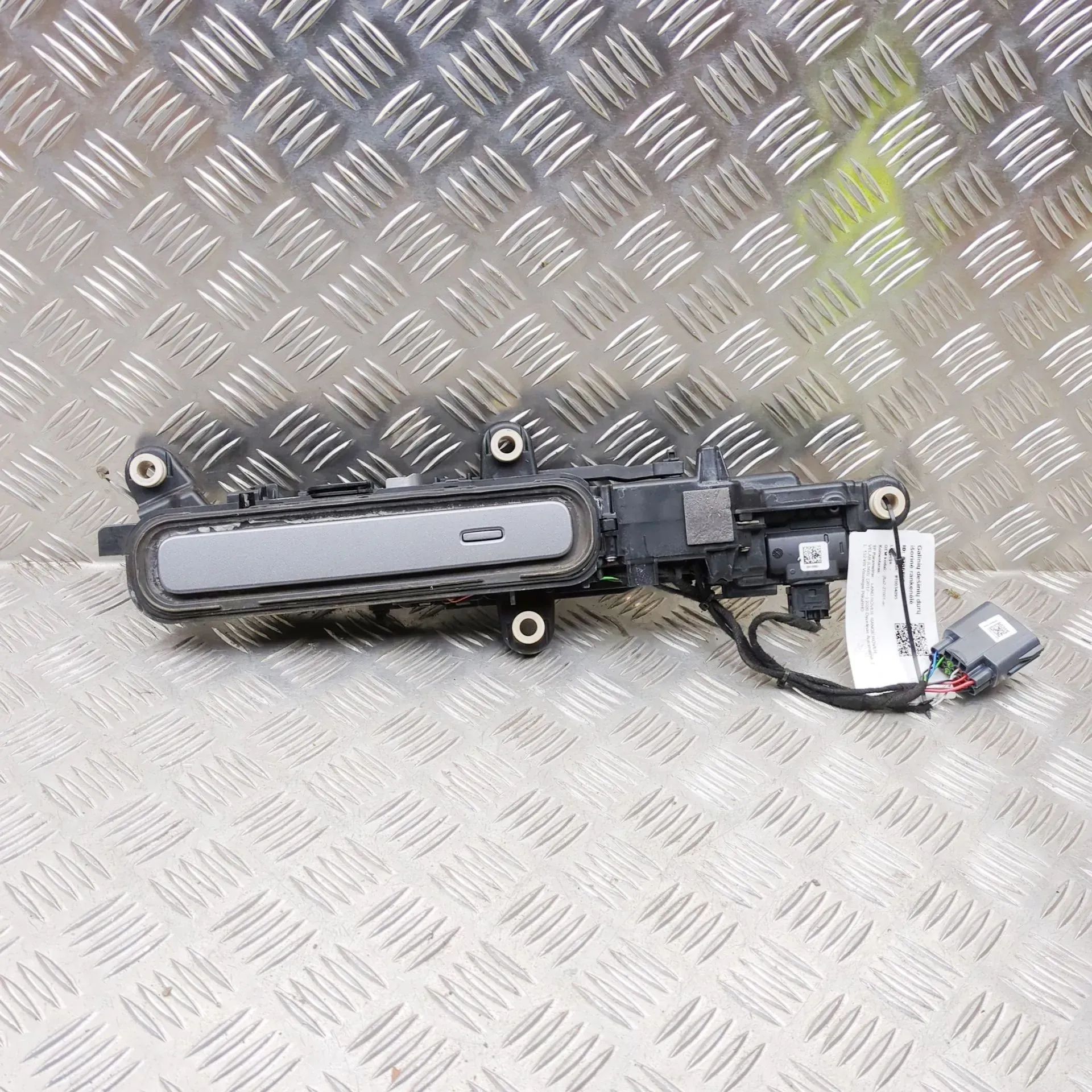 Land Rover Range Rover Velar Exterior door handle — rear right Exterior door handle — rear right — LAND ROVER ...