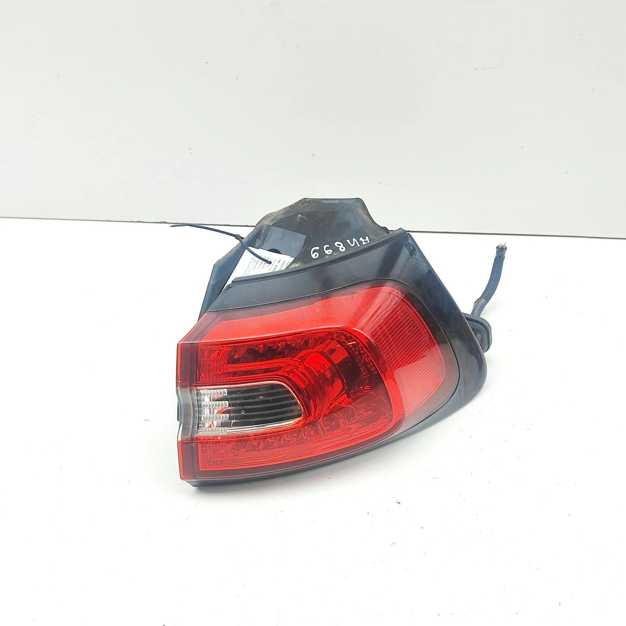 Jeep Cherokee (KL) Rear Right Tail Light Rear Right Tail Light — JEEP CHEROKEE (KL) (201...