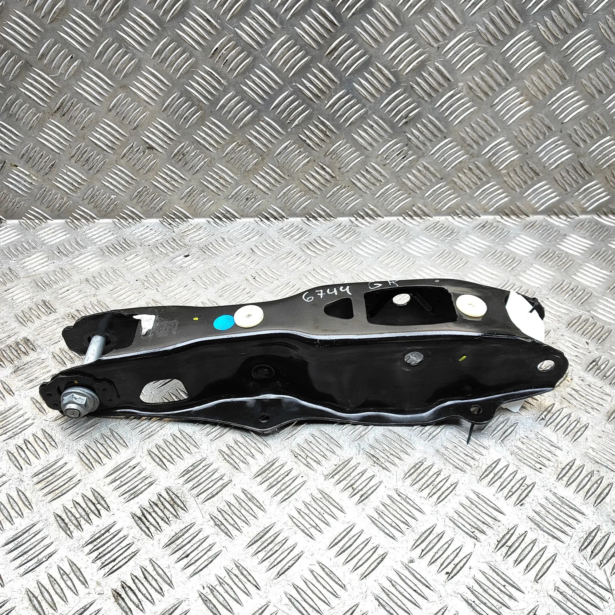 BMW X5 (G05) Rear Left Lower Control Arm Rear Left Lower Control Arm — BMW X5 (G05) (201...