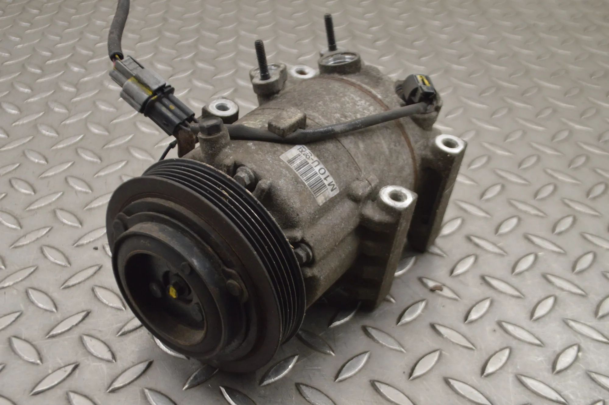 Hyundai ix35 Air-conditioning compressor Air-conditioning compressor — HYUNDAI IX35 (LM,...