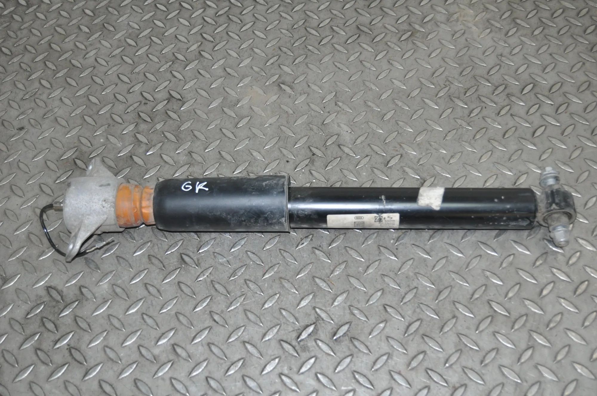 Audi Q5 (FY) Shock absorber — rear left Shock absorber — rear left — AUDI Q5 (FY) (2016...