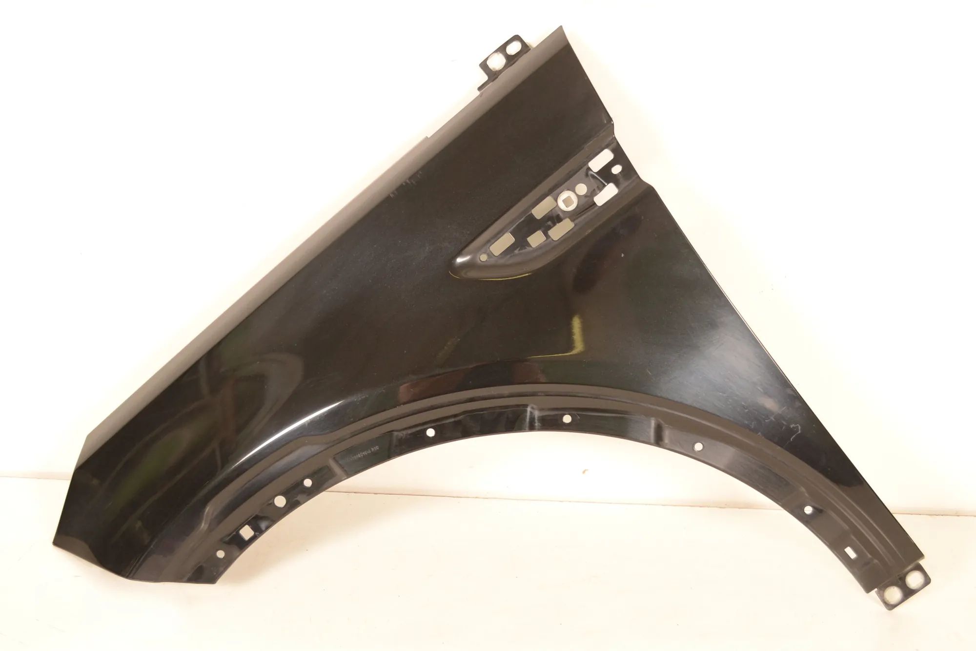 Land Rover Discovery Sport Front Left Fender Front Left Fender — LAND ROVER DISCOVERY SPORT ...