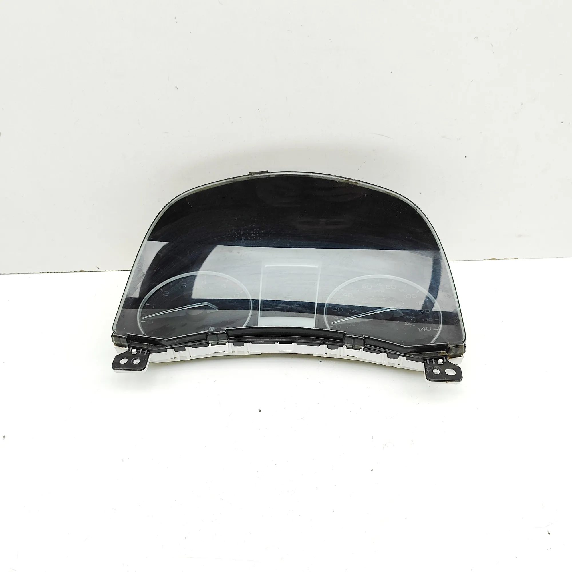 Isuzu D-Max Instrument Cluster Speedometer Instrument Cluster Speedometer — ISUZU D-MAX (I...