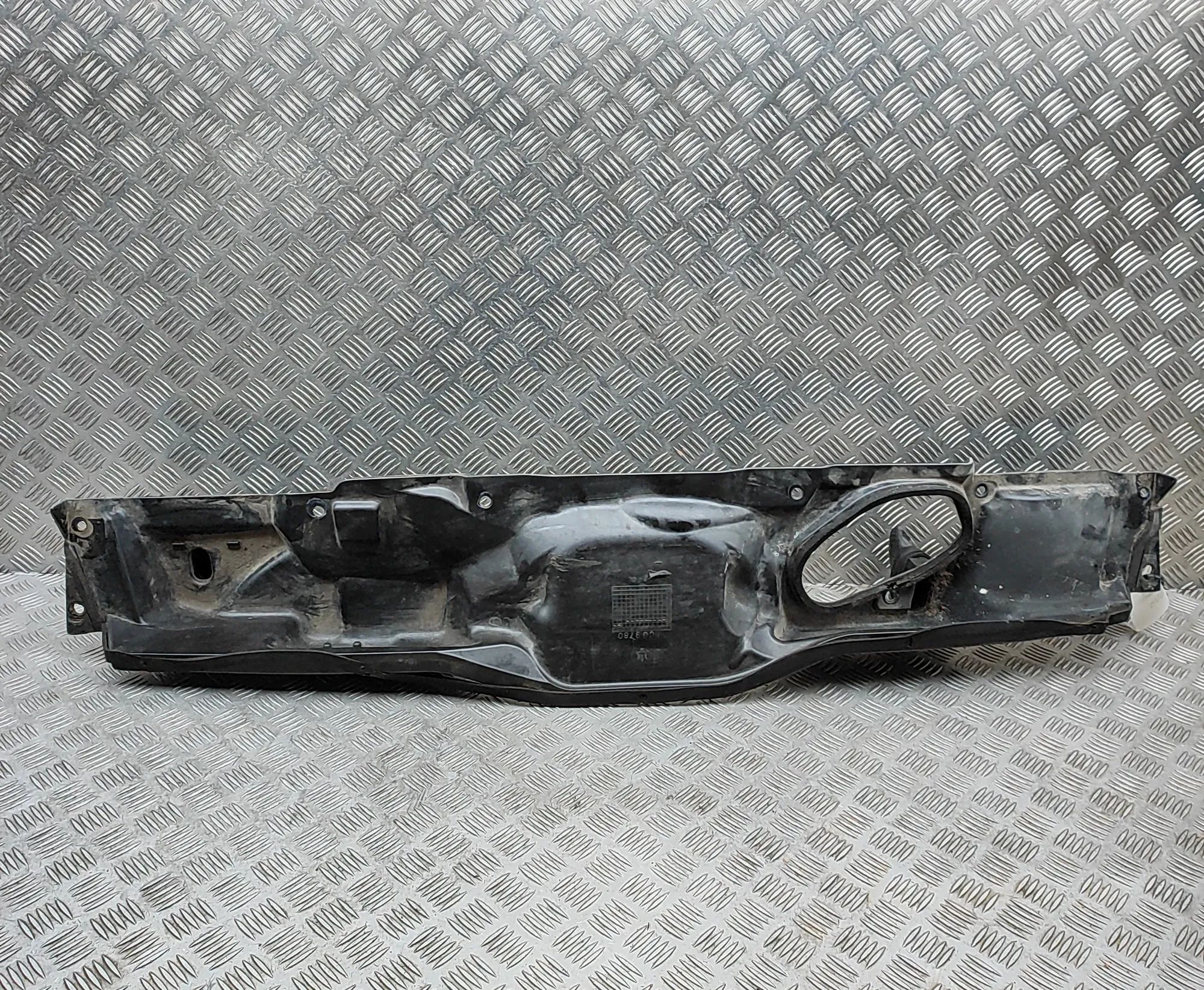 Maserati GranTurismo / GranCabrio Front Wiper Cowl Trim Front Wiper Cowl Trim — MASERATI GRAN (TURISMO)...
