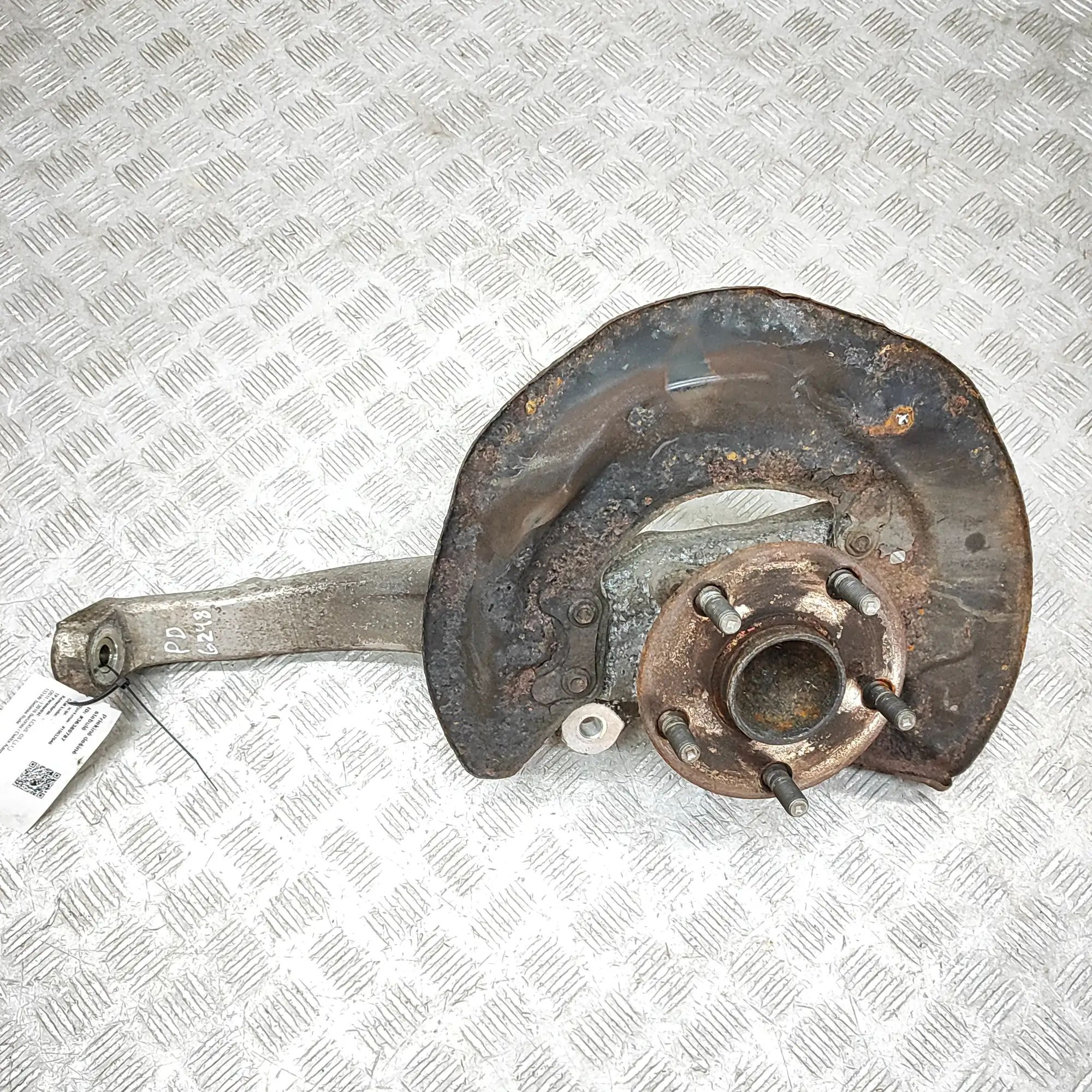Lexus GS Front Right Wheel Hub Front Right Wheel Hub — LEXUS GS (_L1_) (2011-....