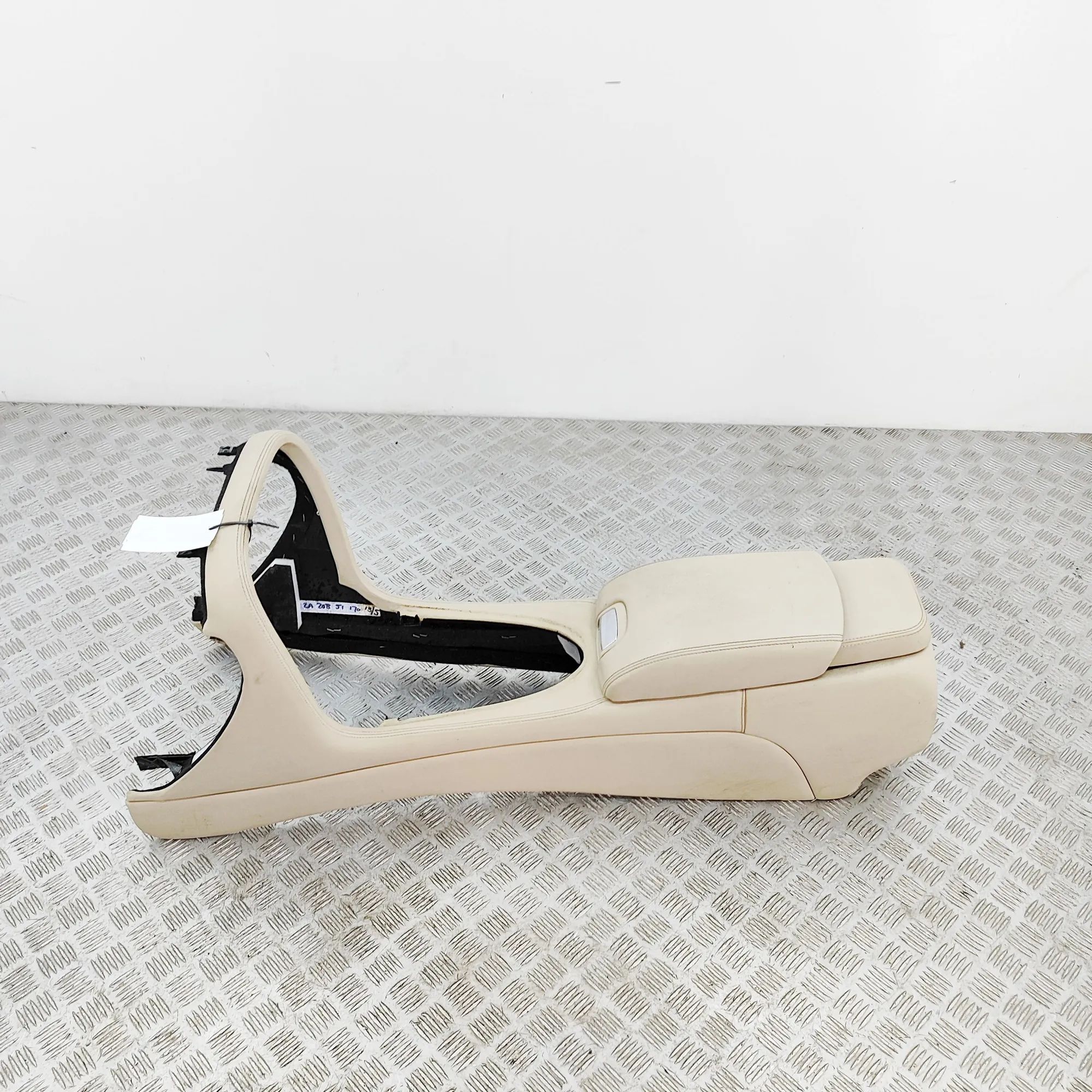 Jaguar XJ center console center Console — JAGUAR XJ (X350) (2003-2009) —...