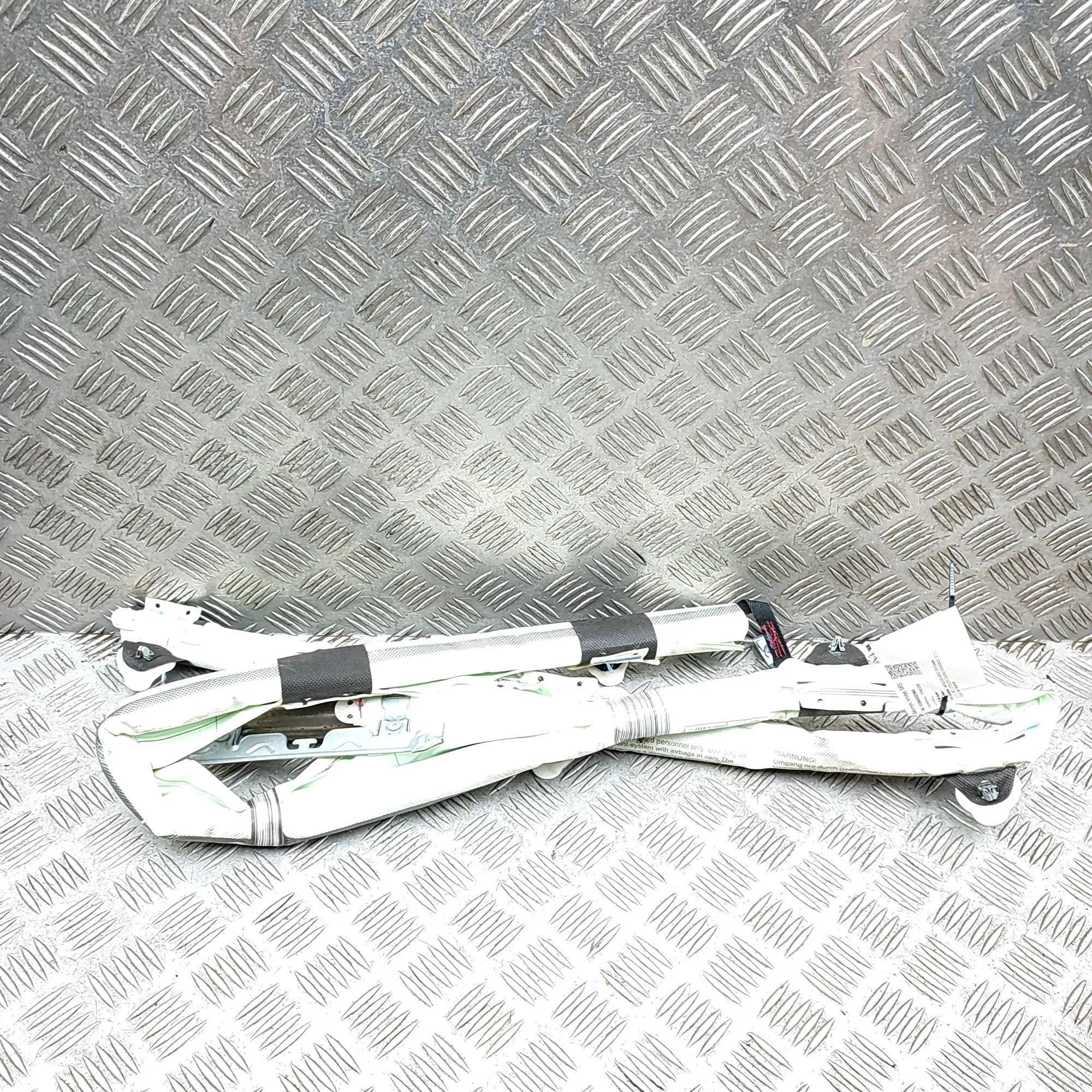 Mercedes-Benz CLA (C117) Right Side Roof Safety Curtain SRS Right Side Roof Safety Curtain SRS — MERCEDES B...