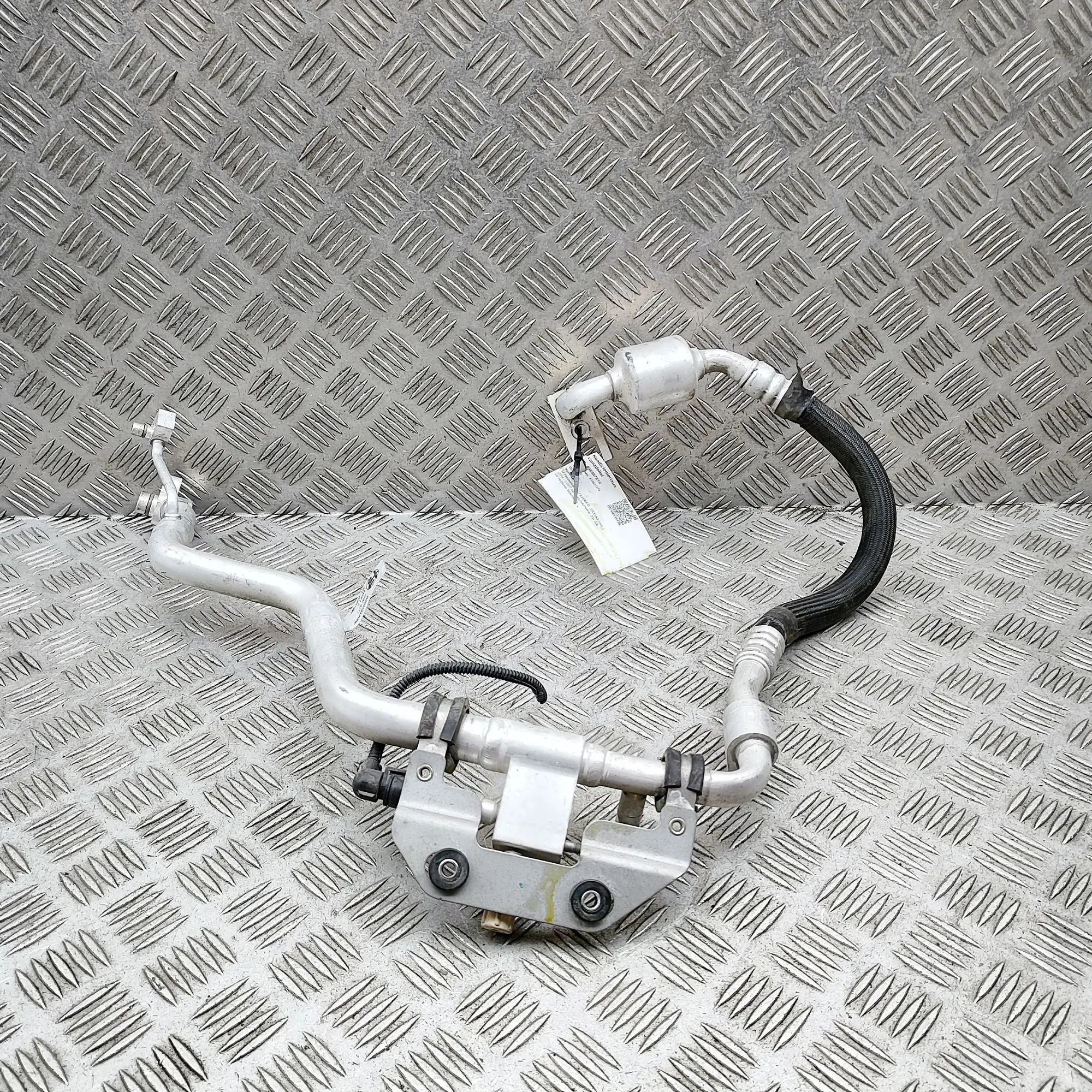 Alfa-Romeo Stelvio A/C Air Con Hose Pipe A/C Air Con Hose Pipe — ALFA ROMEO STELVIO (949...