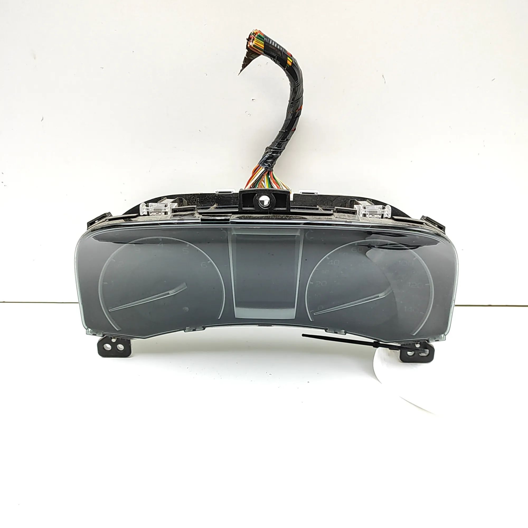 Isuzu D-Max Instrument Cluster Speedometer Instrument Cluster Speedometer — ISUZU D-MAX (I...