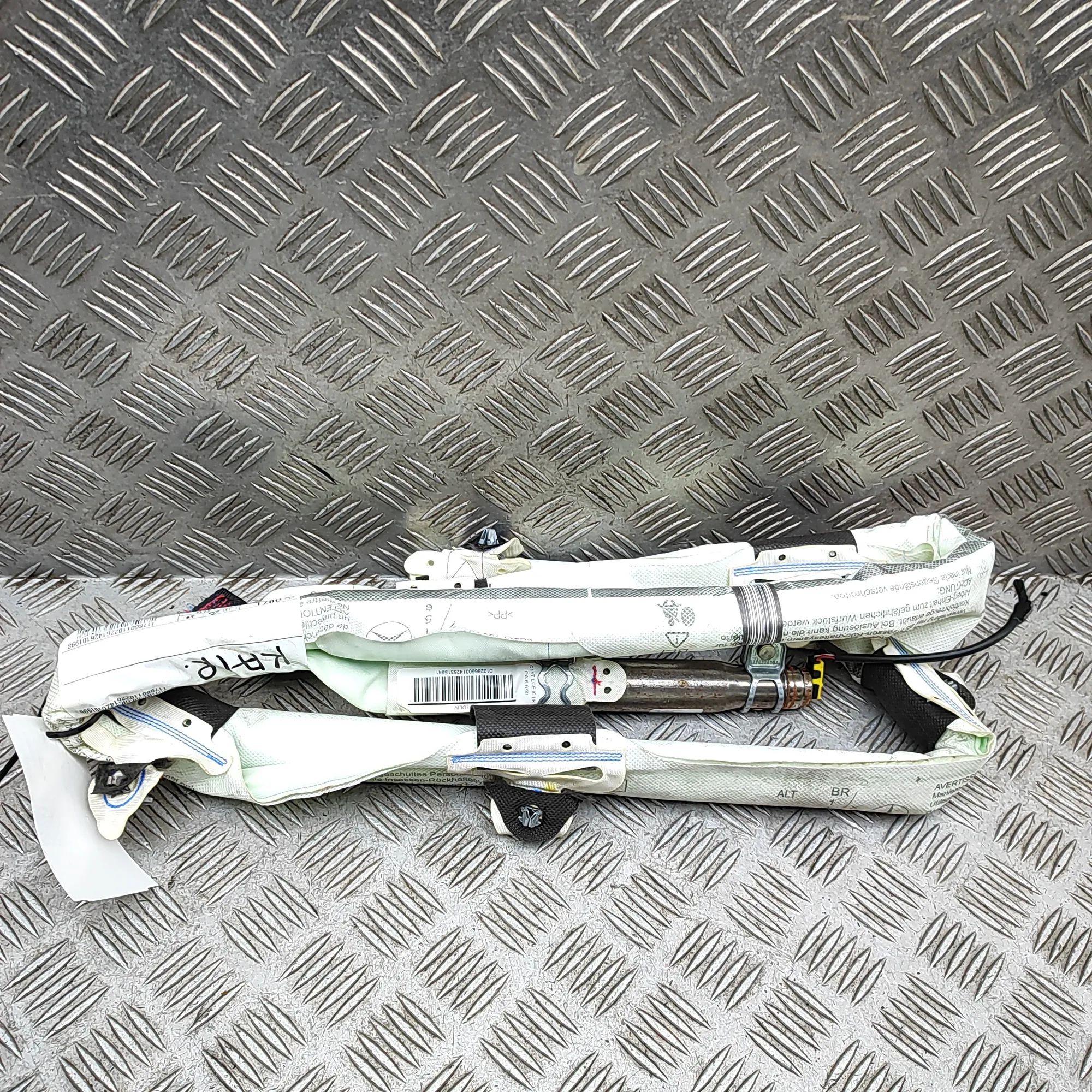 Mercedes-Benz CLA (C117) Left Side Roof Safety Curtain SRS Left Side Roof Safety Curtain SRS — MERCEDES BE...