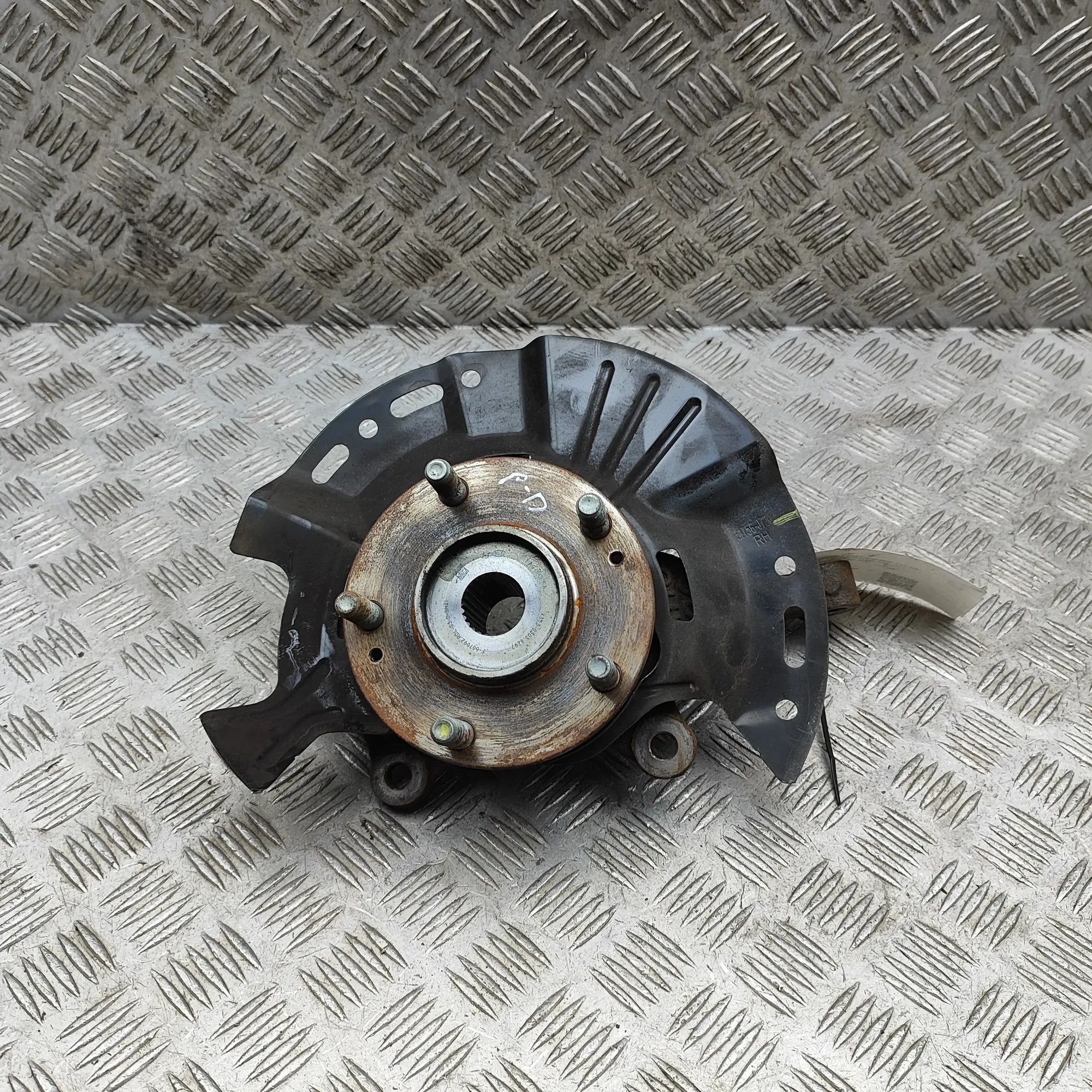 Kia Ceed (CD) Front Right Wheel Hub Front Right Wheel Hub — KIA XCEED (CD) (2020-.....