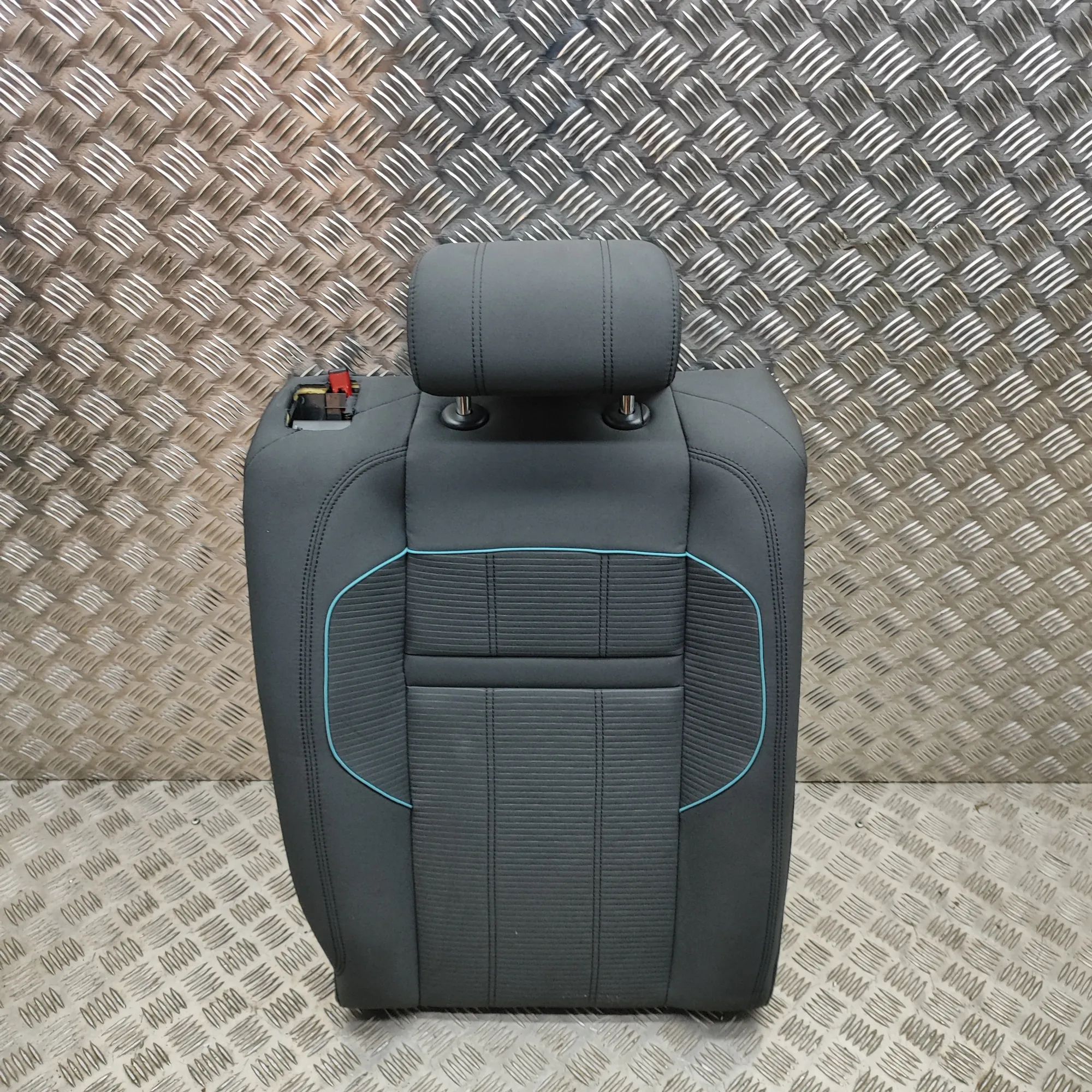 Land Rover Range Rover Evoque Заднее сиденье Rear seat — LAND ROVER RANGE ROVER EVOQUE (L551...