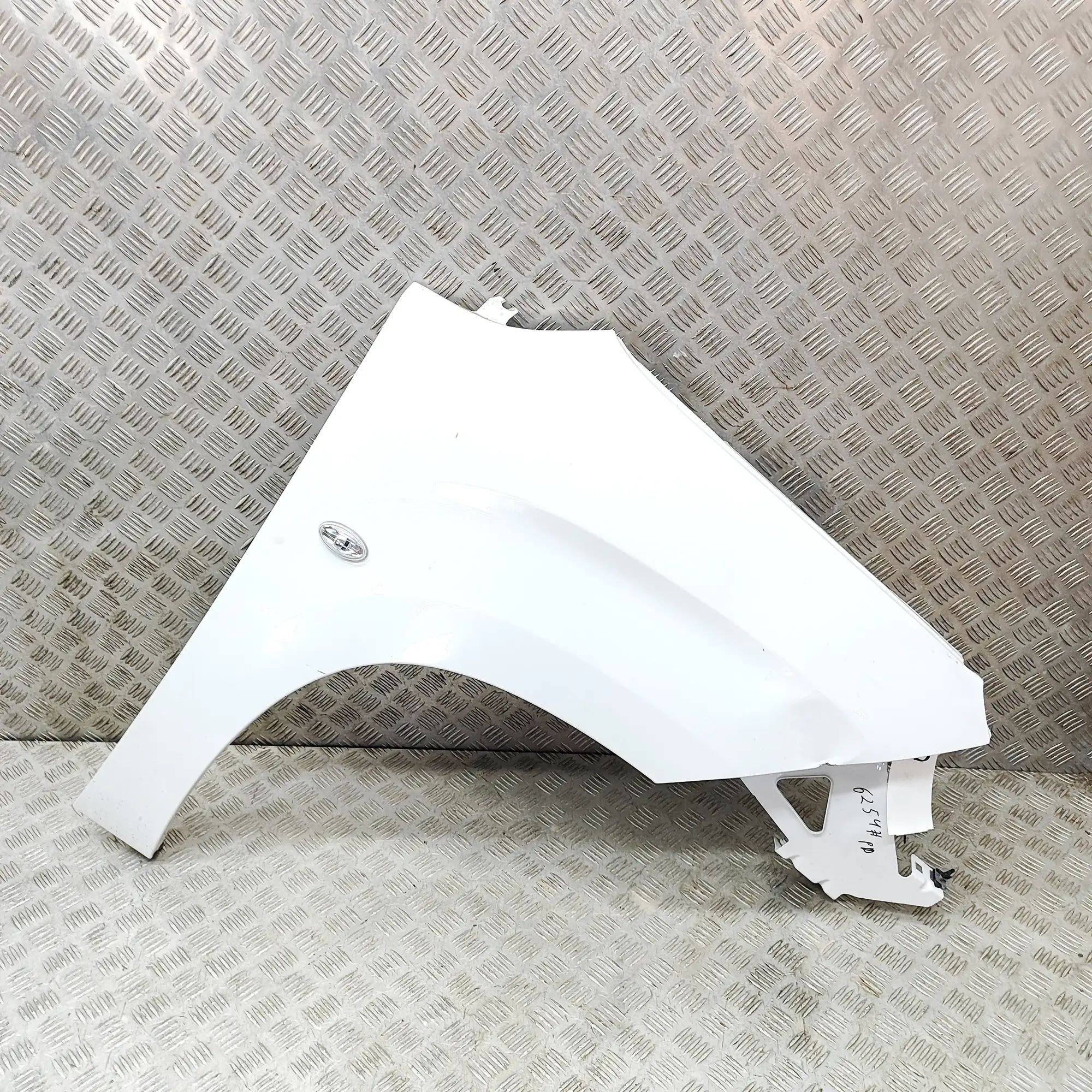 Peugeot Partner / Rifter Front Right Fender Front Right Fender — PEUGEOT PARTNER (Box Body/...