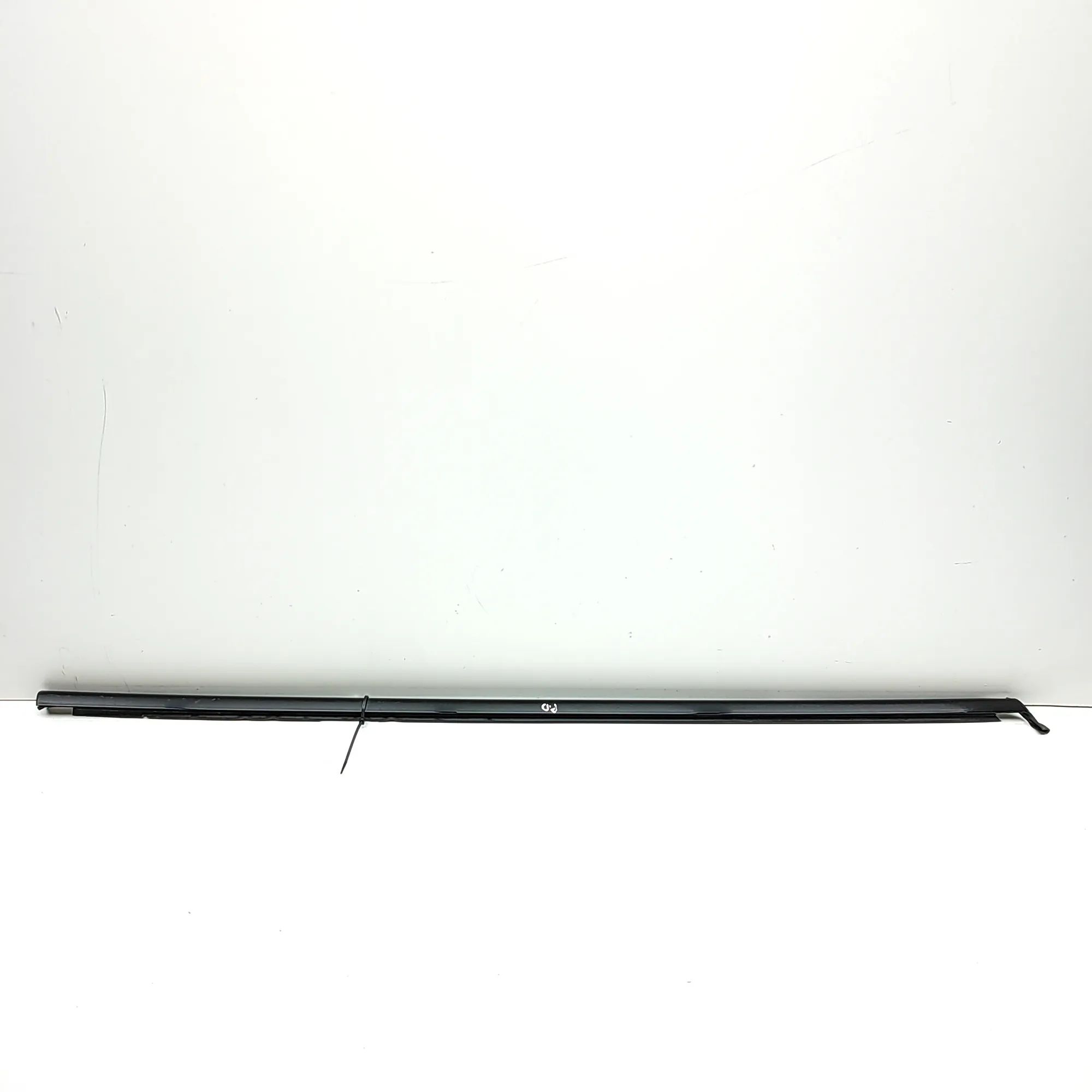 Porsche Cayenne Door window moulding — front — right Door window moulding — front — right — PORSCHE ...