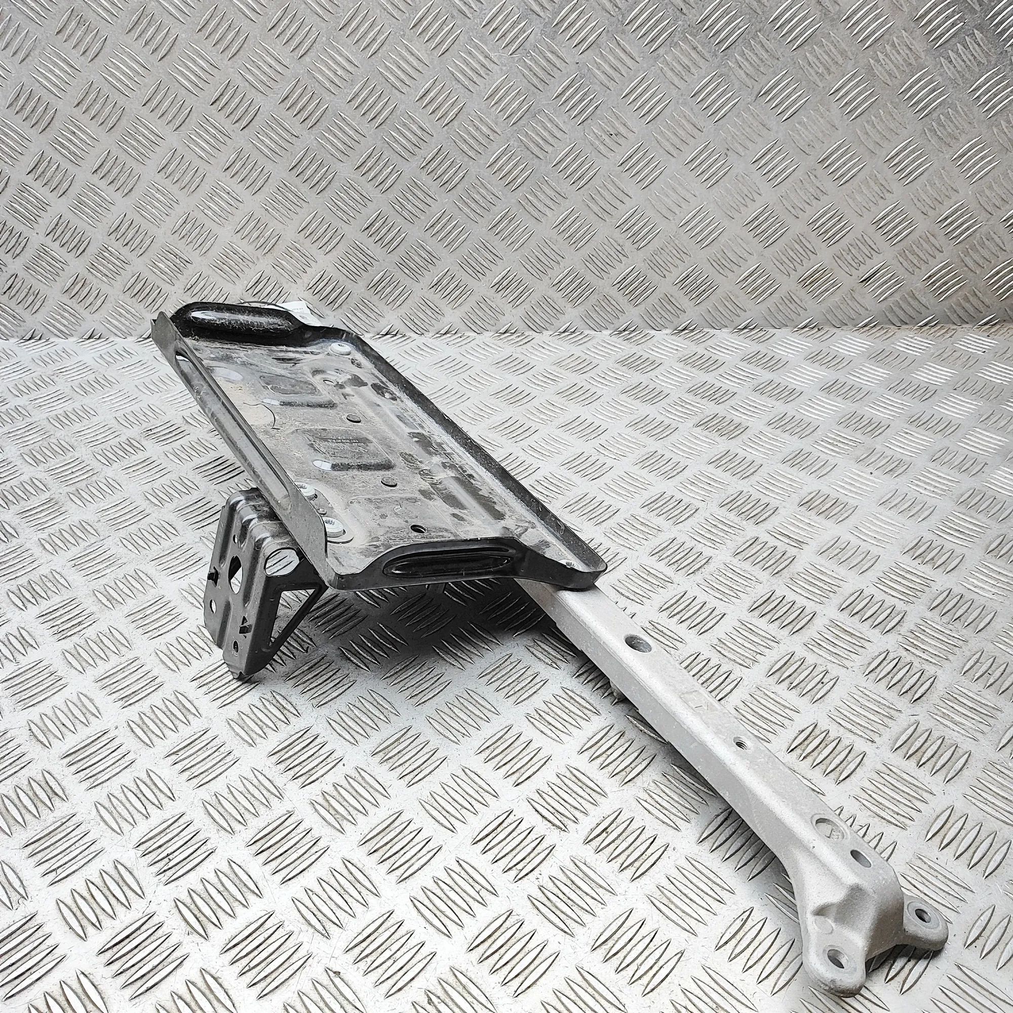 Porsche 911 (992) Battery tray Battery tray — PORSCHE 911 (992) (2019-...) — 9...
