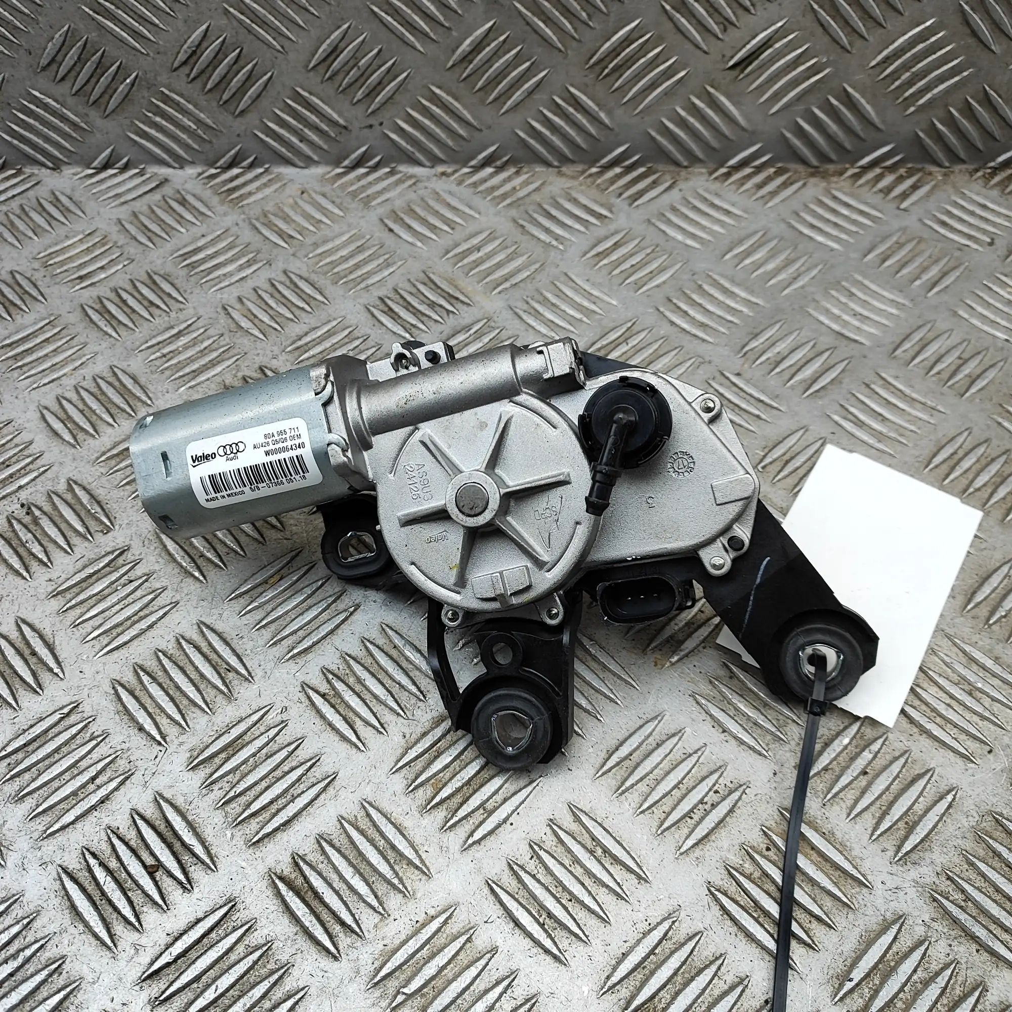 Audi Q5 (FY) Tagaluugi kojamehe mootor  Tailgate wiper motor — AUDI Q5 (FY) (2016-...) ...