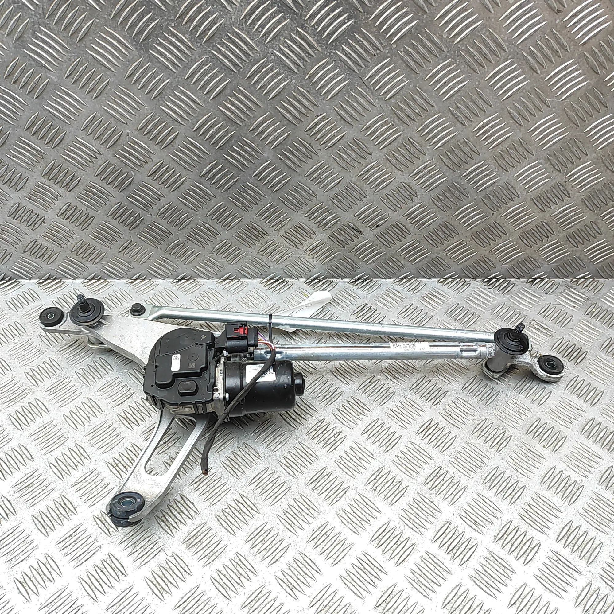 Audi Q5 (GU) Front Windshield Wiper Mechanism Front Windshield Wiper Mechanism — AUDI Q5 (GUB...