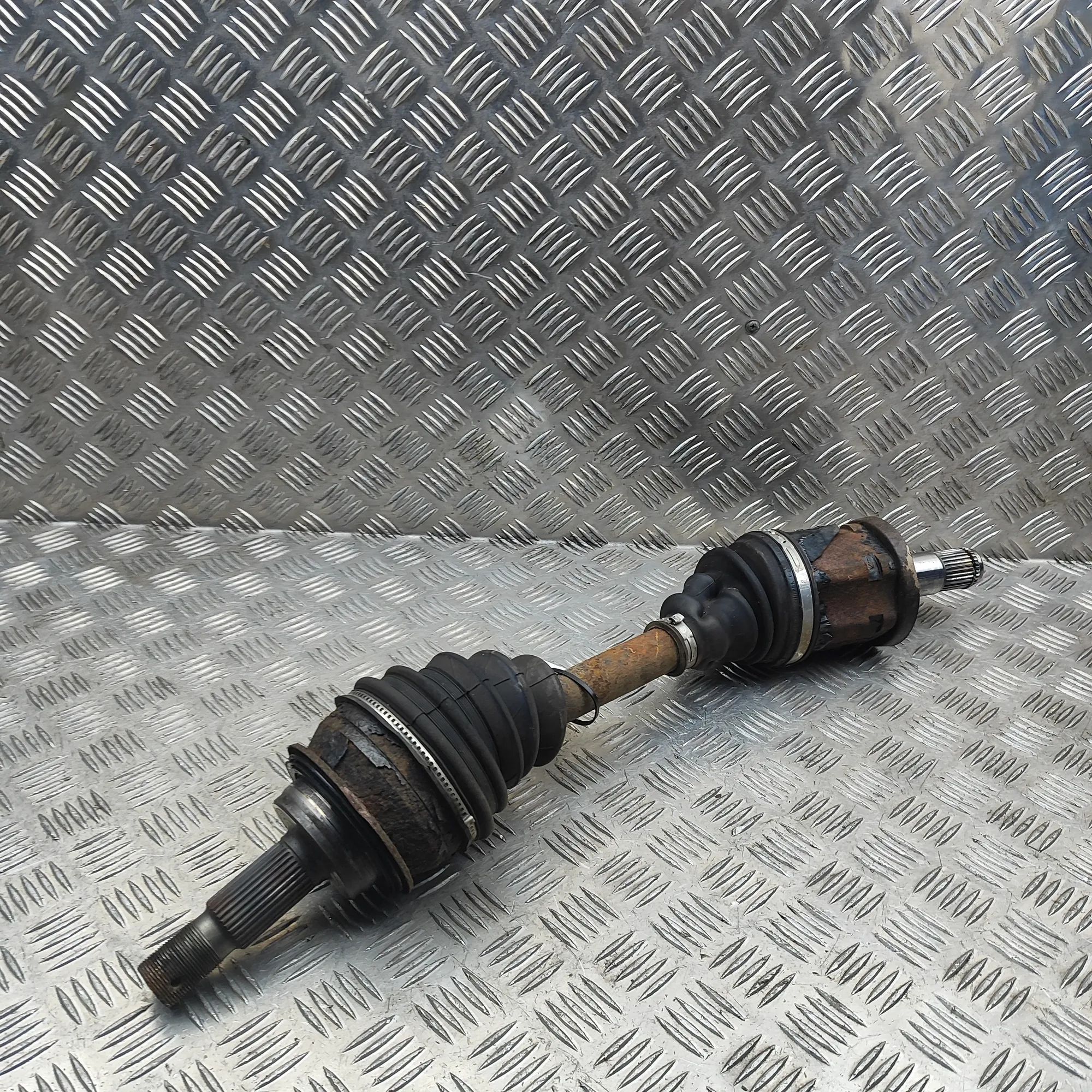 Toyota Hilux Front Right Driveshaft Front Right Driveshaft — TOYOTA HILUX (VIII Pic...
