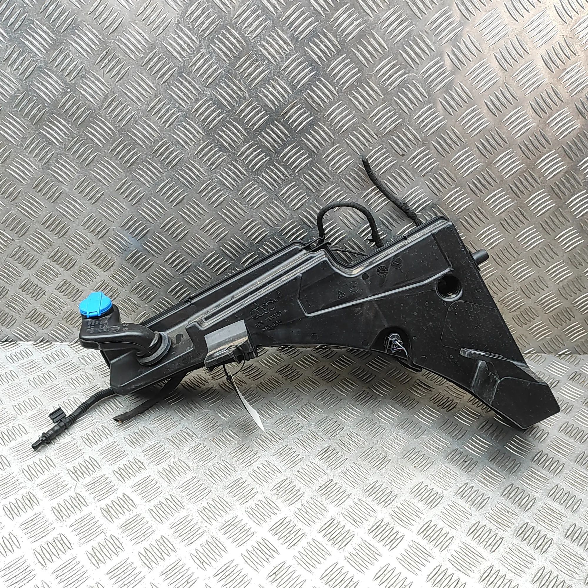 Audi Q5 (GU) Window Washer Tank Window Washer Tank — AUDI Q5 (GUB) (2025-...) —...
