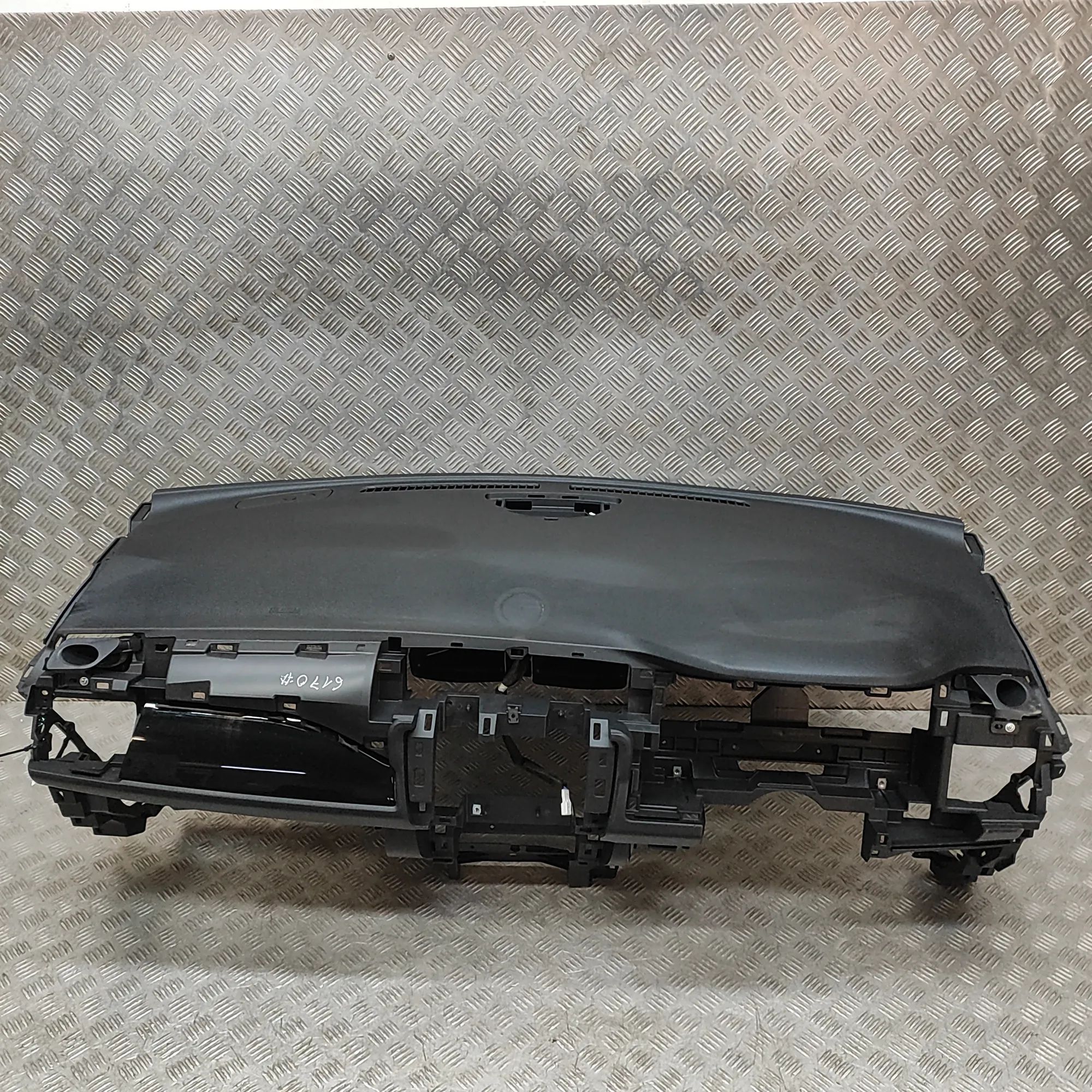 Nissan Leaf Dashboard Dashboard — NISSAN LEAF (ZE1) (2017-...) — 6820...