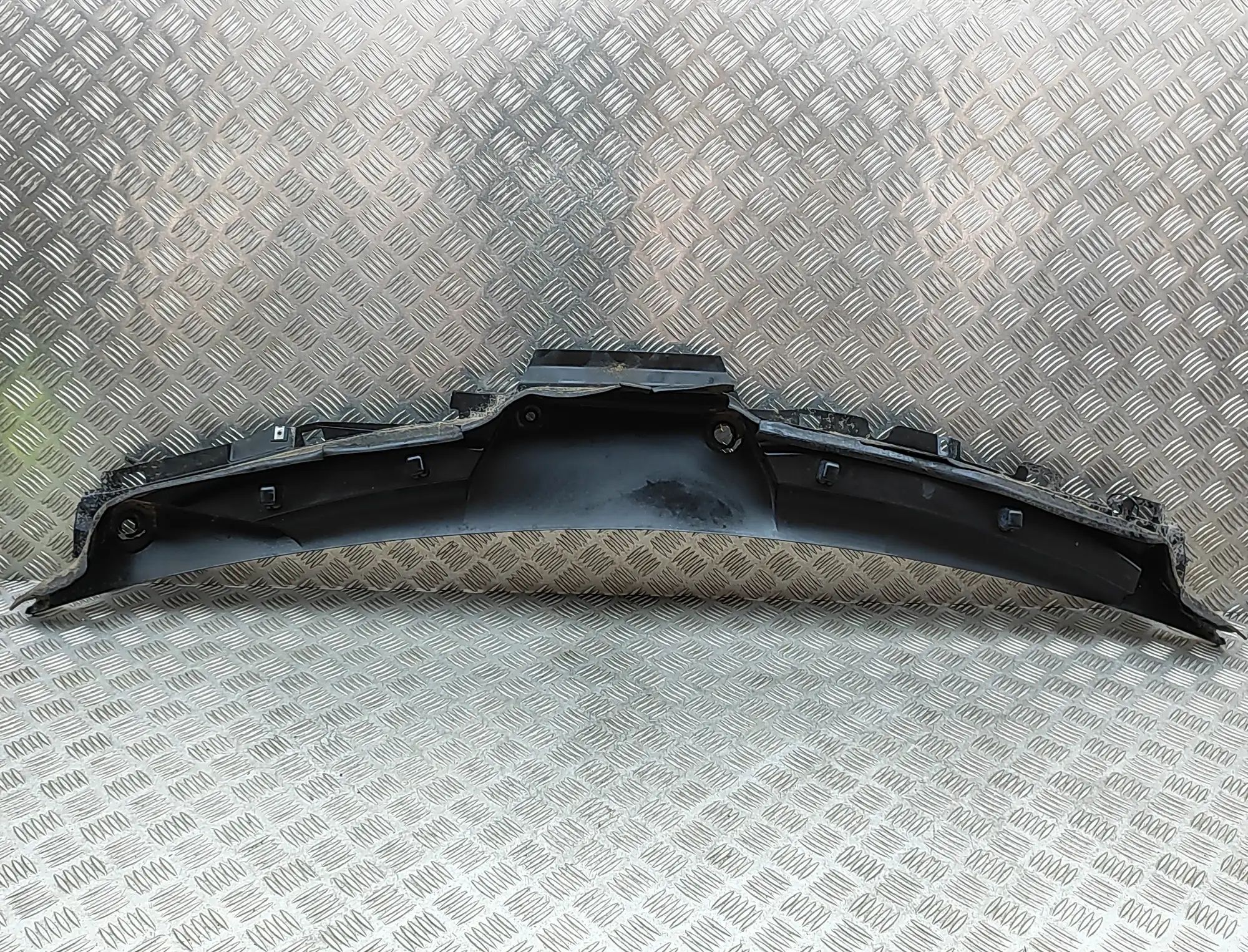 Mercedes-Benz GL / GLS (X166) Front Wiper Cowl Trim Front Wiper Cowl Trim — MERCEDES BENZ GLS (X166...
