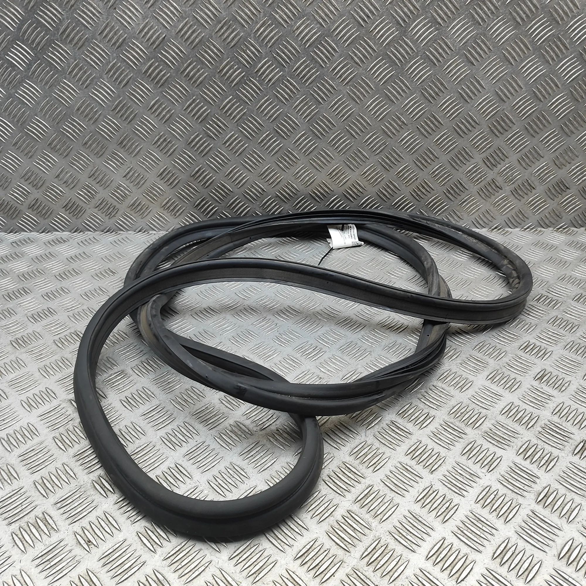 Kia EV9  Tailgate rubber seal Tailgate rubber seal — KIA EV9 (MV) (2023-...) ...