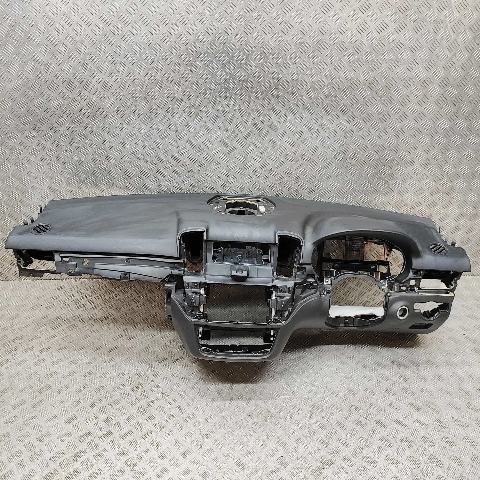 Mercedes-Benz ML / GLE (W166) Dashboard Dashboard — MERCEDES BENZ GLE (W166) (2015-...)...