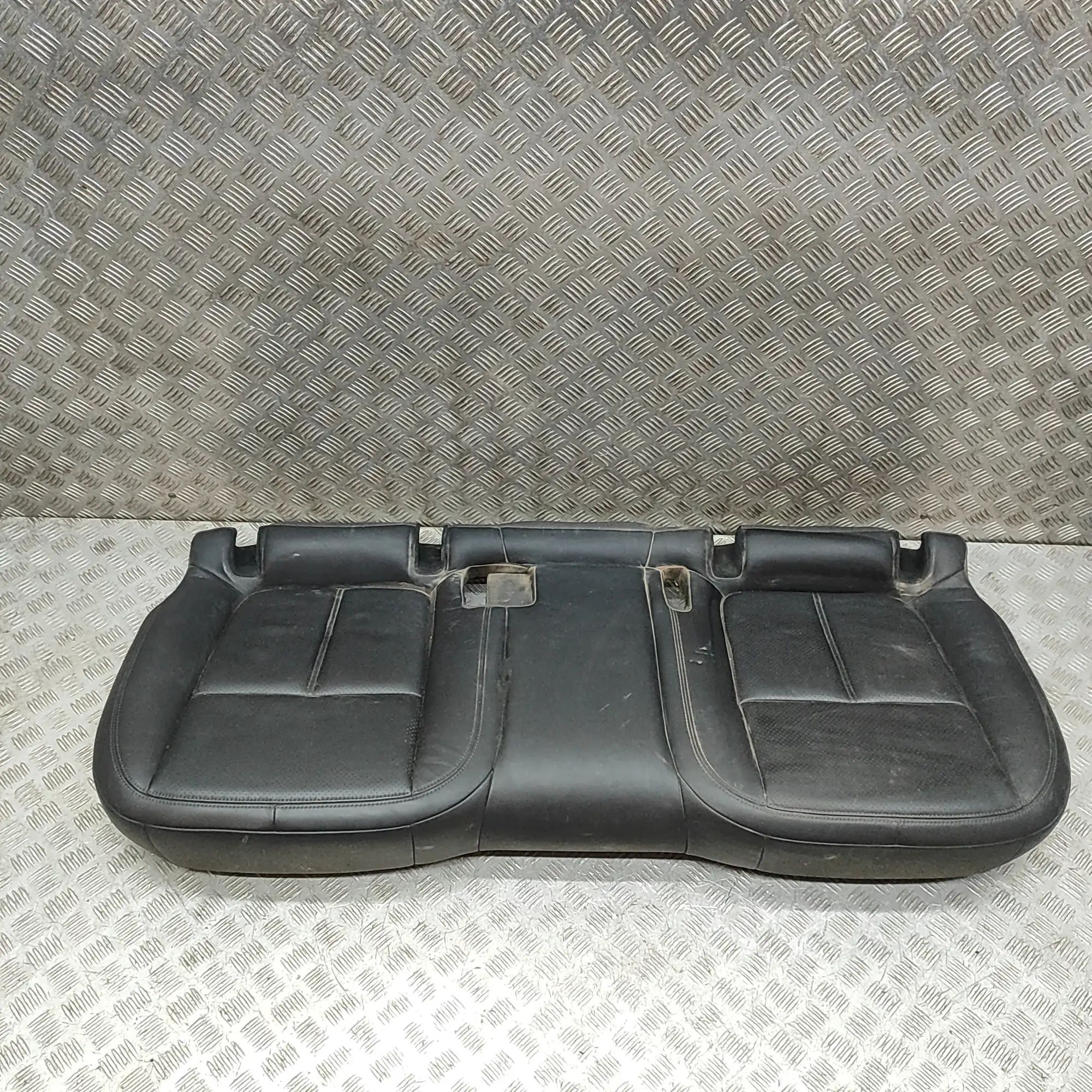 Porsche Macan Заднее сиденье Rear seat — PORSCHE MACAN (DKN) (2019-...) — 95...