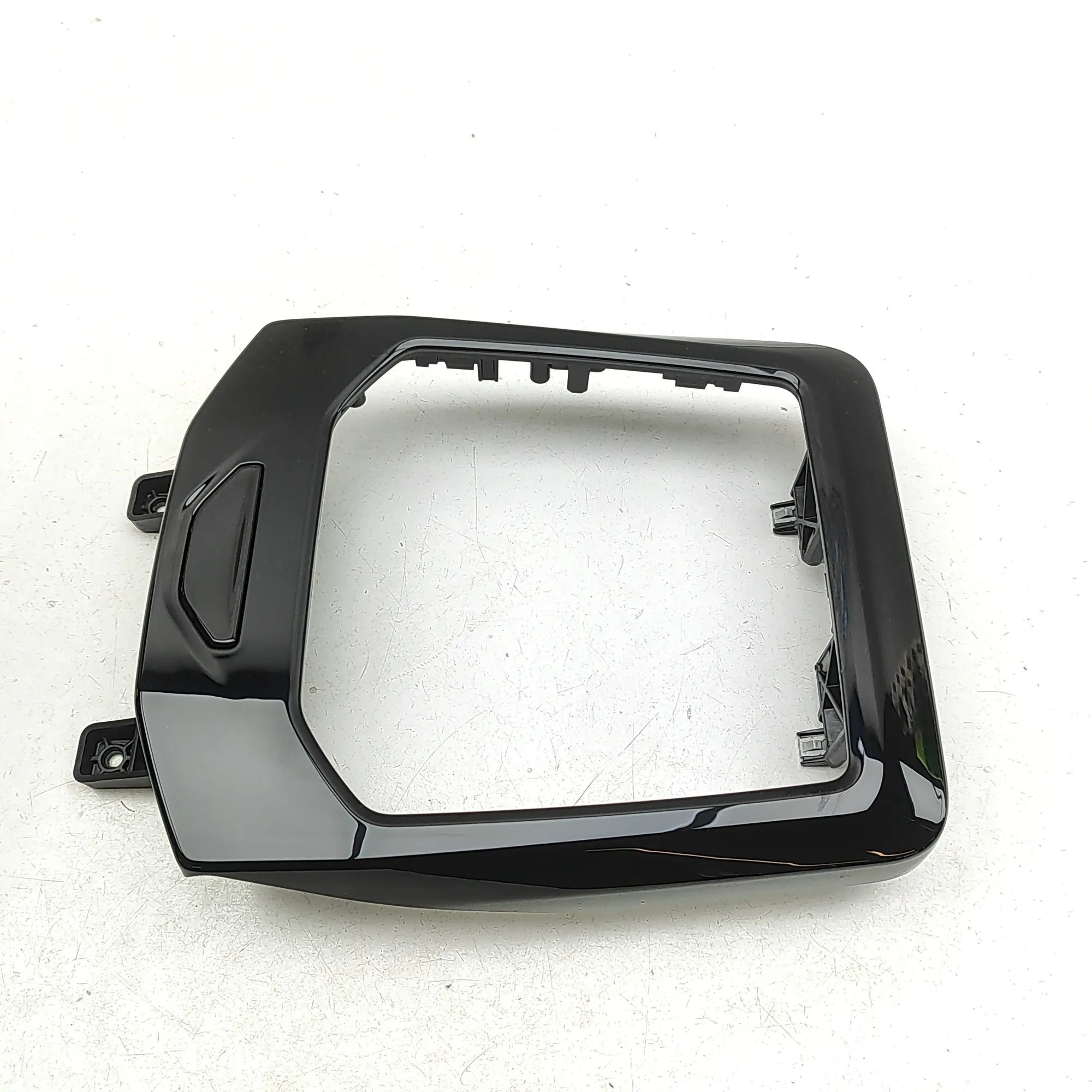 BMW 5 (G30 / G31) Centre console trim Centre console trim — BMW 5 SERIES (G60) (2023-...