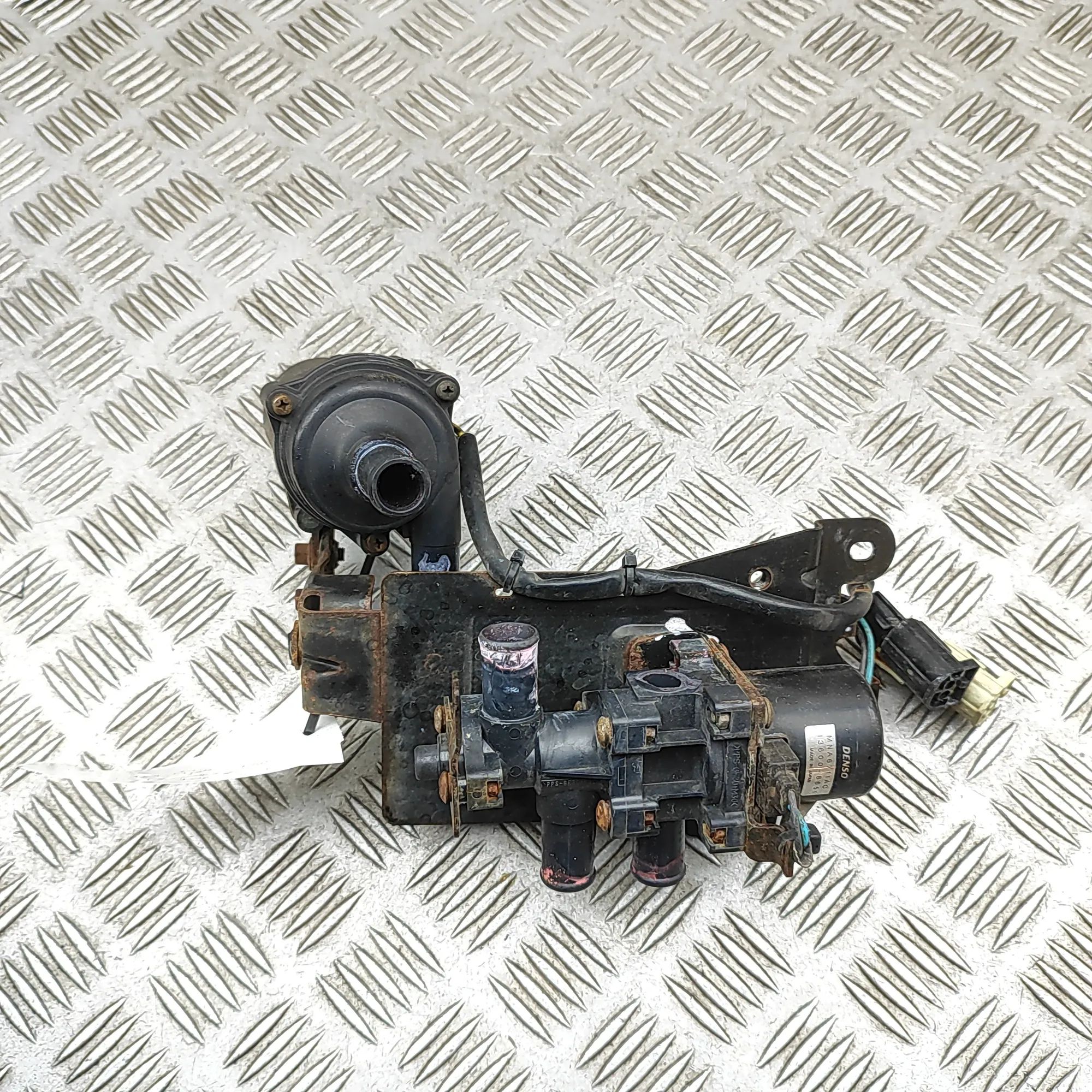 Jaguar XK Coolant valve