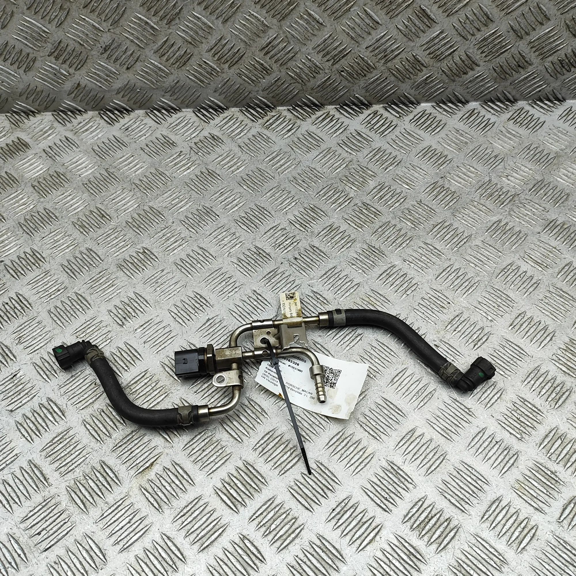 Porsche Macan Fuel pipe Fuel pipe — PORSCHE MACAN (95B) (2014-...) — 94...