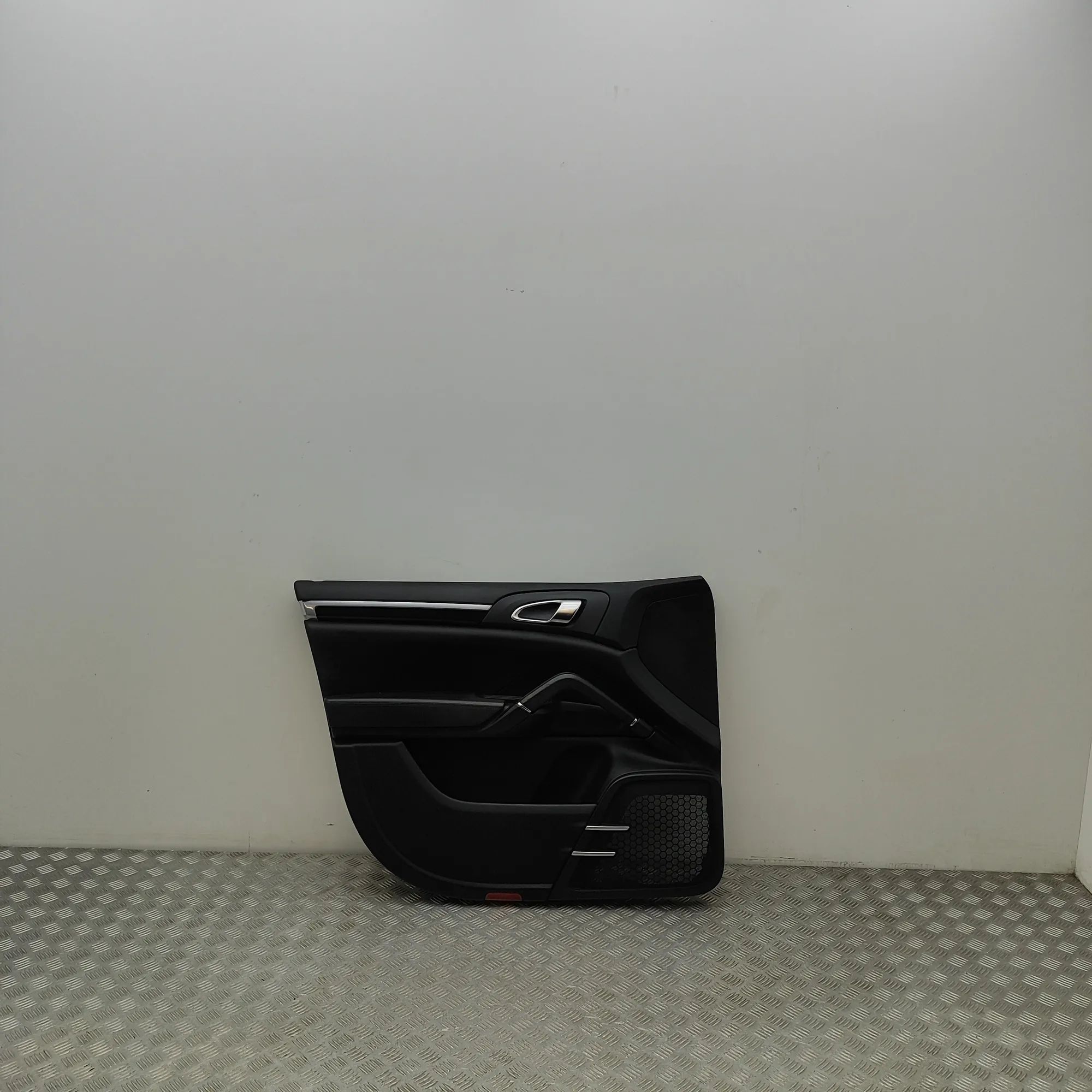 Porsche Cayenne Front Left Door Panel Front Left Door Panel — PORSCHE CAYENNE (92A) (...