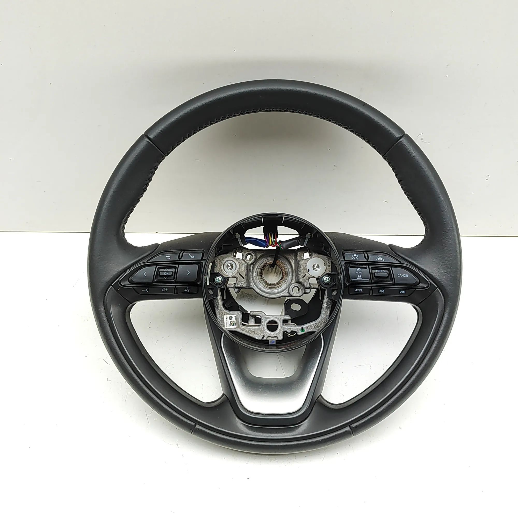 Toyota Yaris steering wheel Steering Wheel — TOYOTA YARIS (CROSS MXP_) (202...