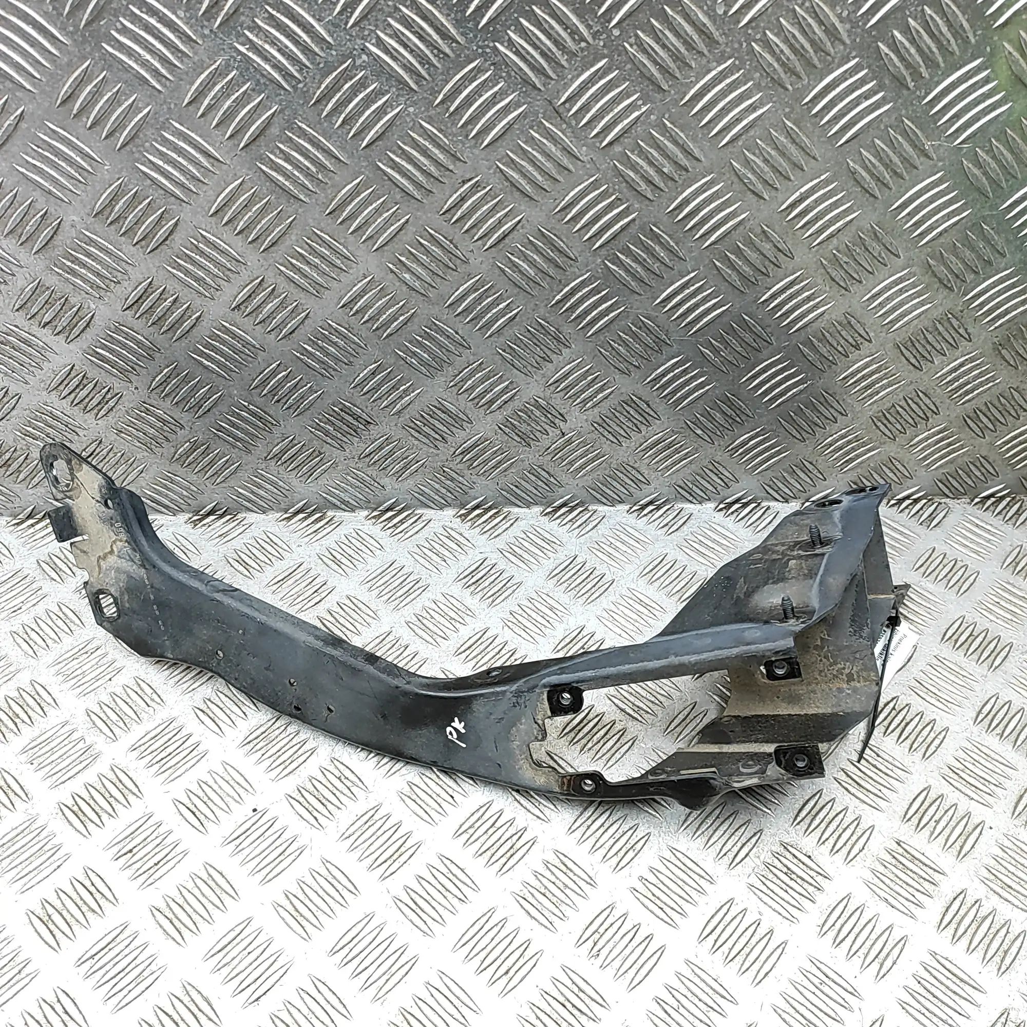 Mini One, Cooper (F55 / F56 / F57) Left Headlight Bracket Left Headlight Bracket — MINI COOPER (F55) (201...