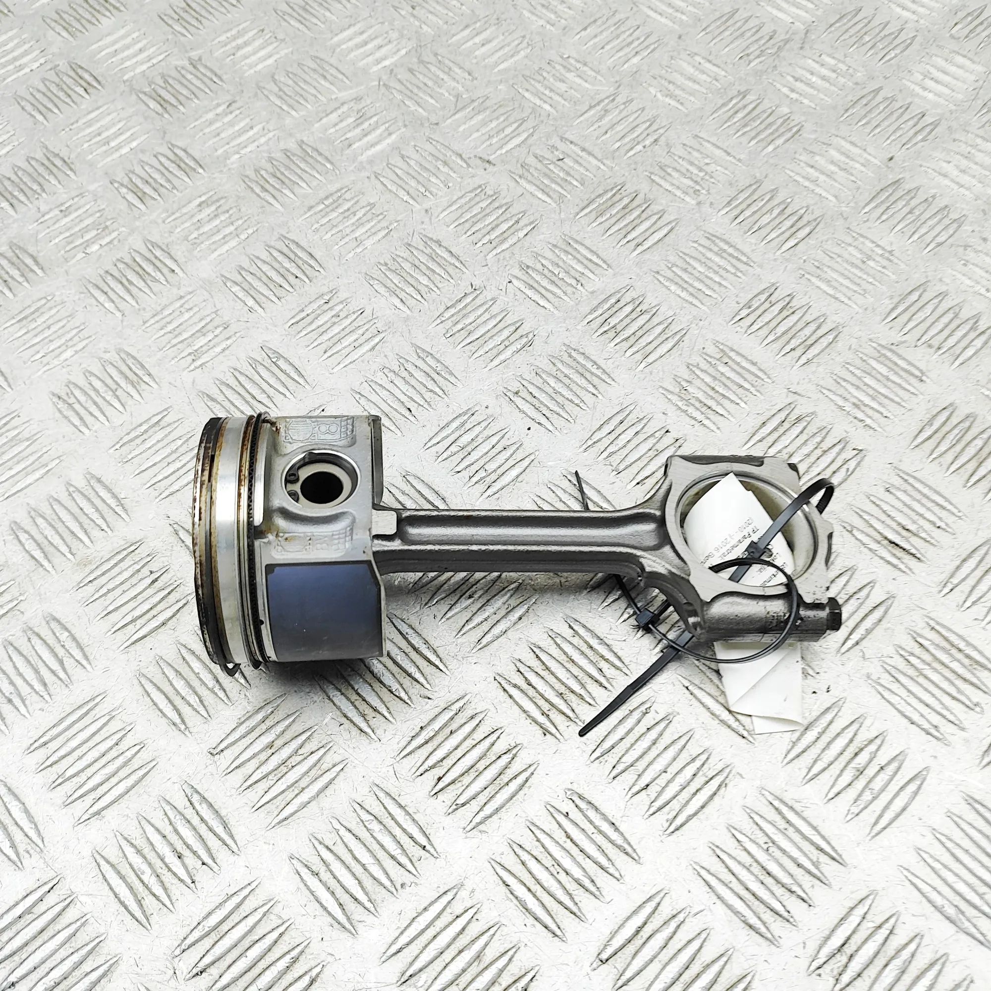 Nissan Juke Piston Piston — NISSAN JUKE (F15) (2010-...) — 12100-1...