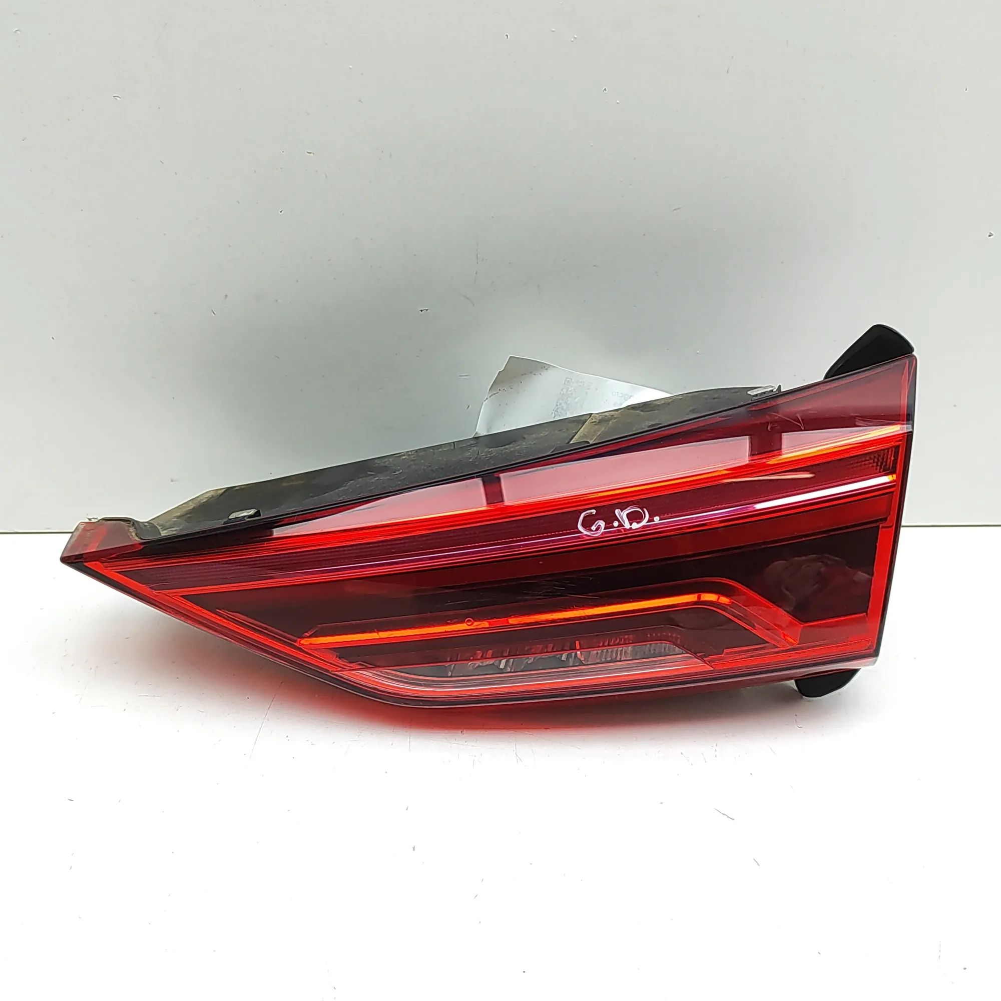 Audi Q3 (F3) Right Side Tailgate Tail Light Right Side Tailgate Tail Light — AUDI Q3 (F3) (...