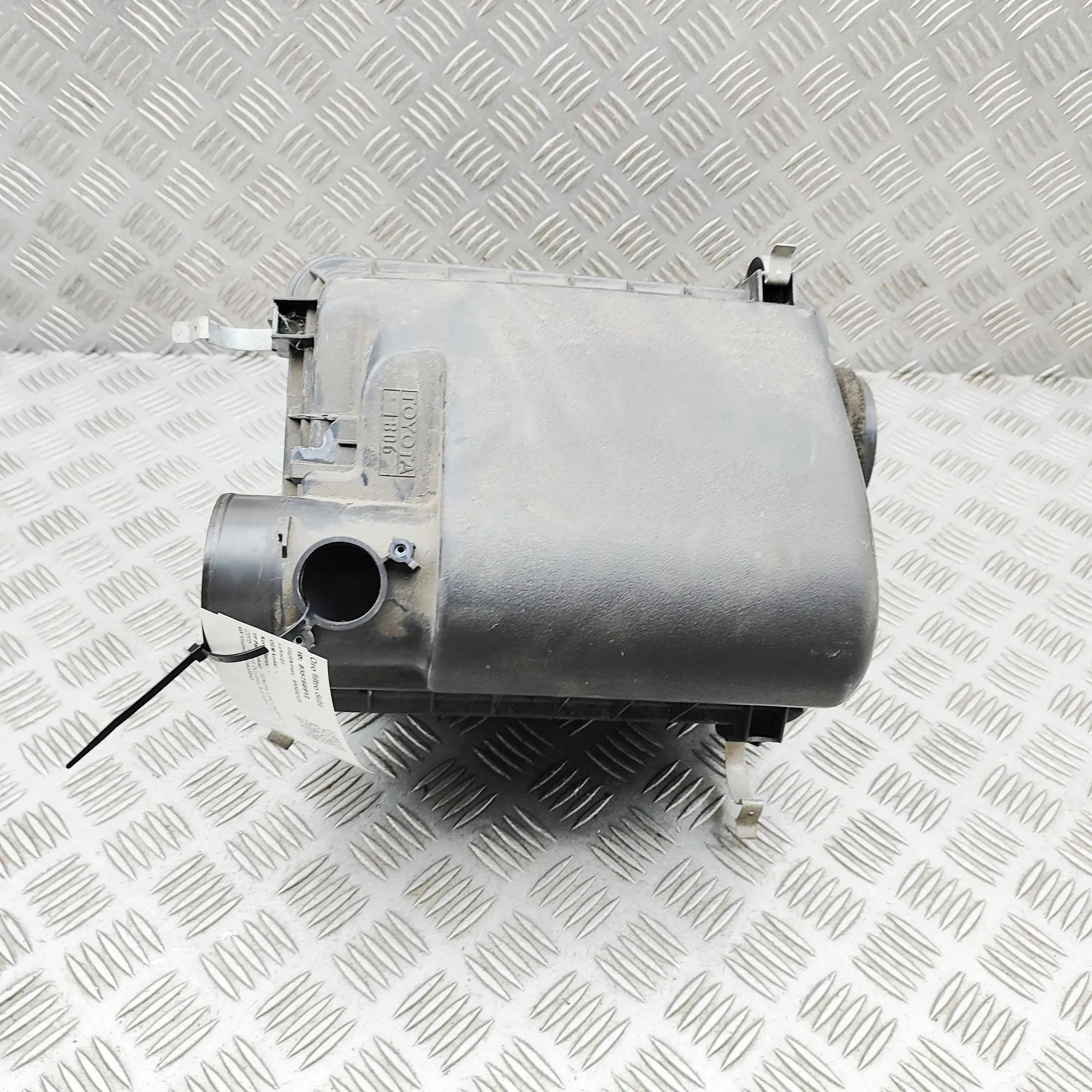 Toyota Land Cruiser 150 Ilmanpuhdistin  Air Filter Box — TOYOTA LAND CRUISER (_J15_) (2...