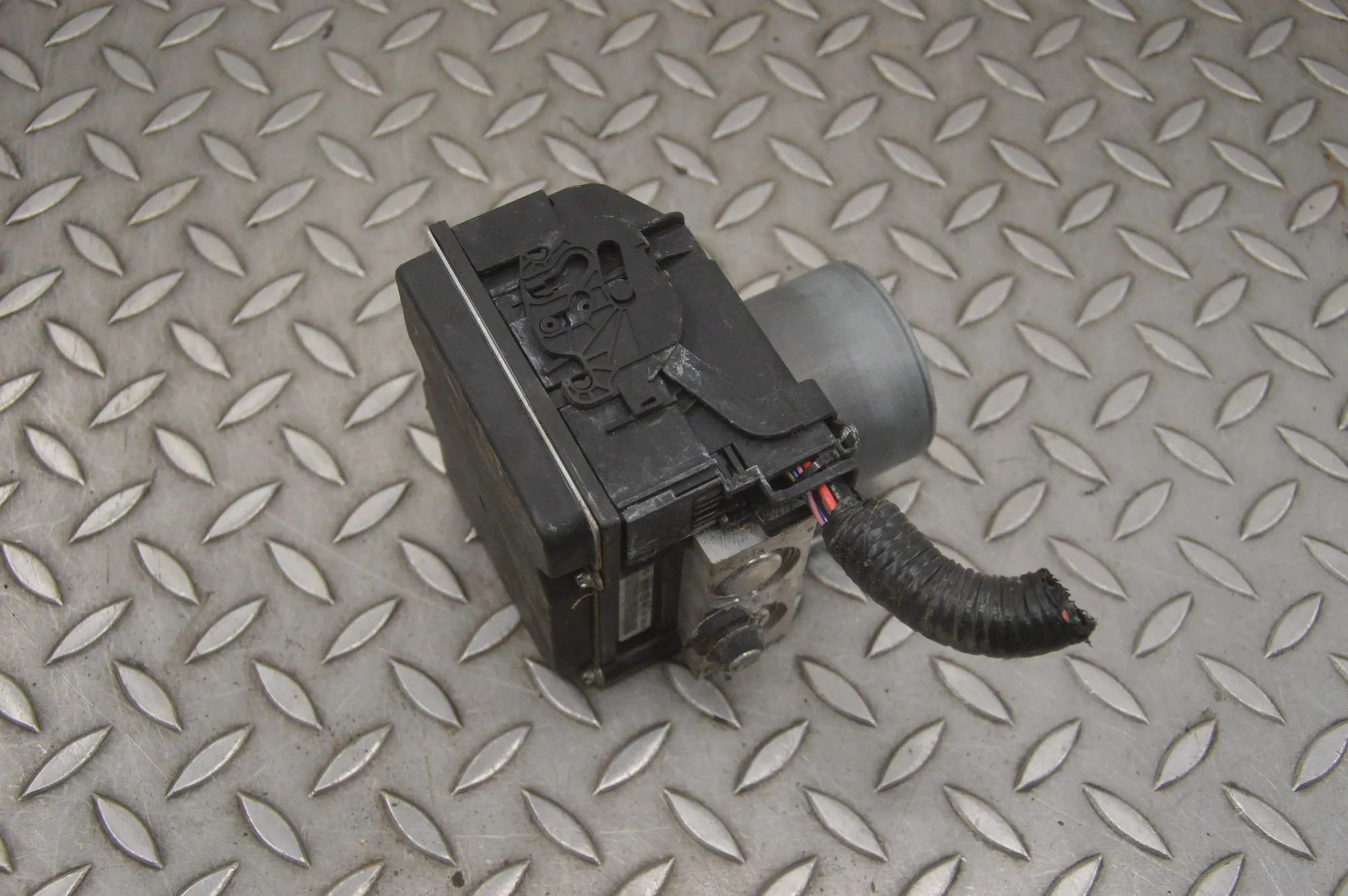 Infiniti FX / QX70 (S51) ABS hydraulic pump ABS Pump — INFINITI FX (2008-...) — 0265236483,...